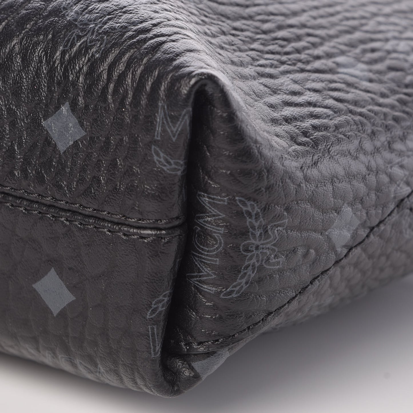 Visetos Medium Klara Shoulder Bag Black