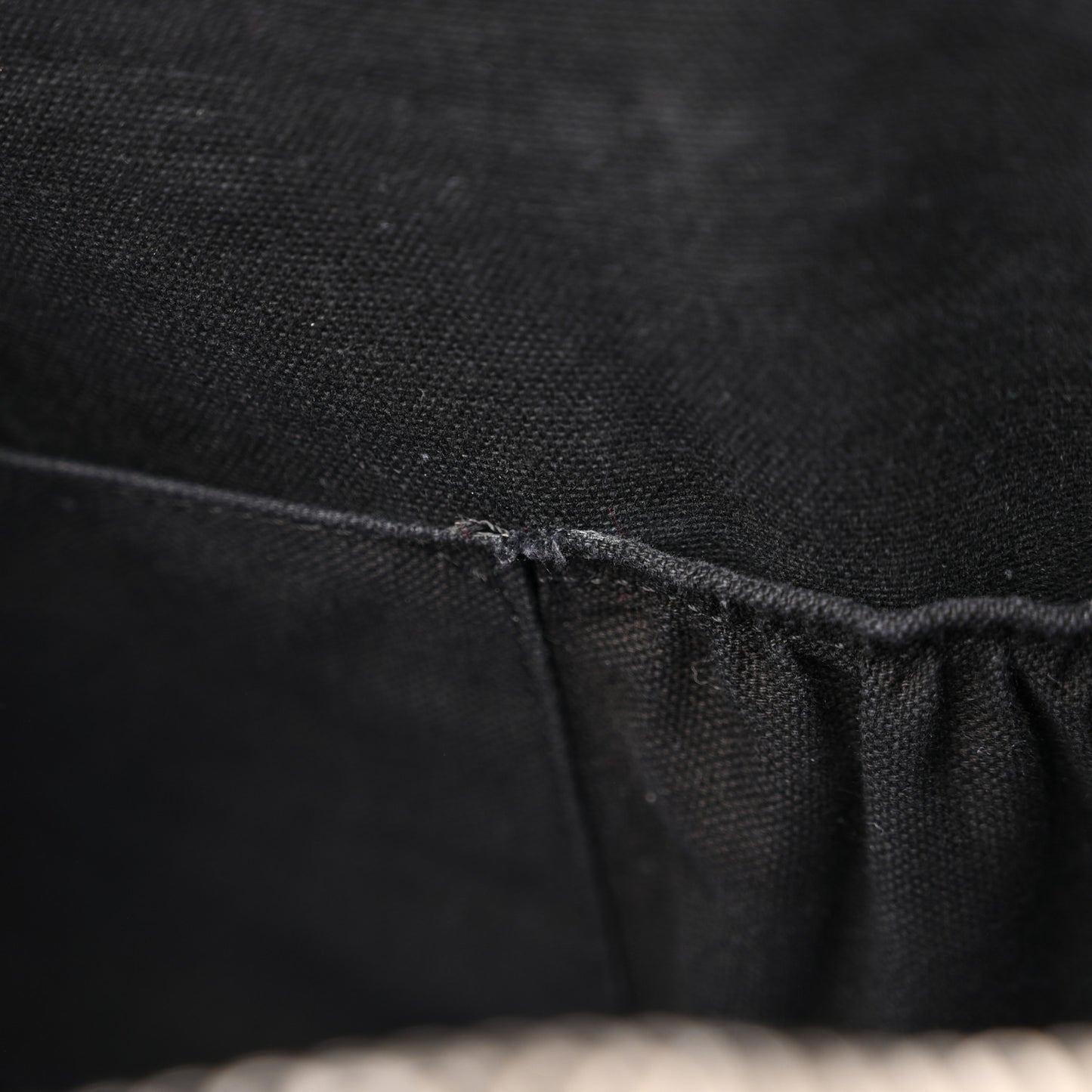 Sugar Goatskin Medium Antigona Black