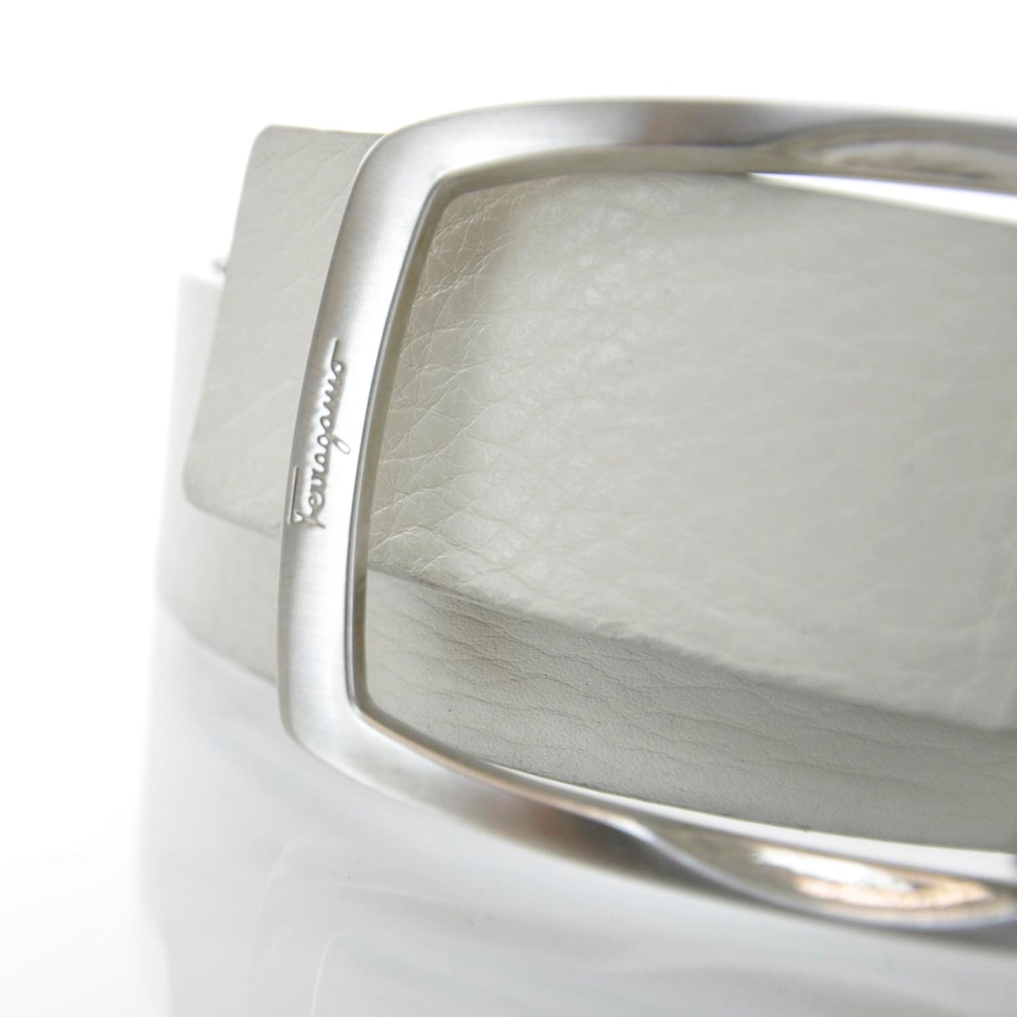 SALVATOREFERRAGAMOLeatherSingleGanciniBeltWhite