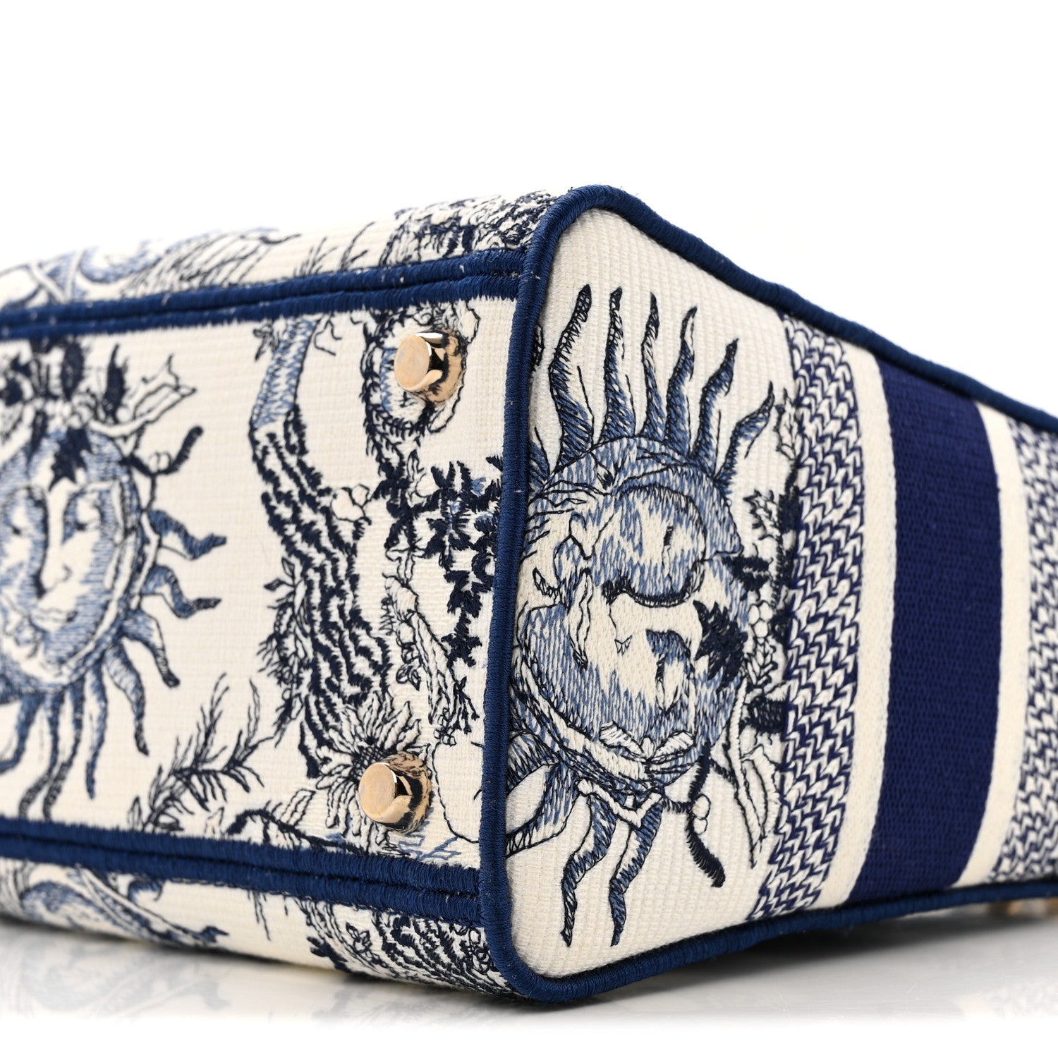 Christian Dior Canvas Embroidered Toile De Jouy Soleil Medium Lady D-Lite Blue 9 of 11