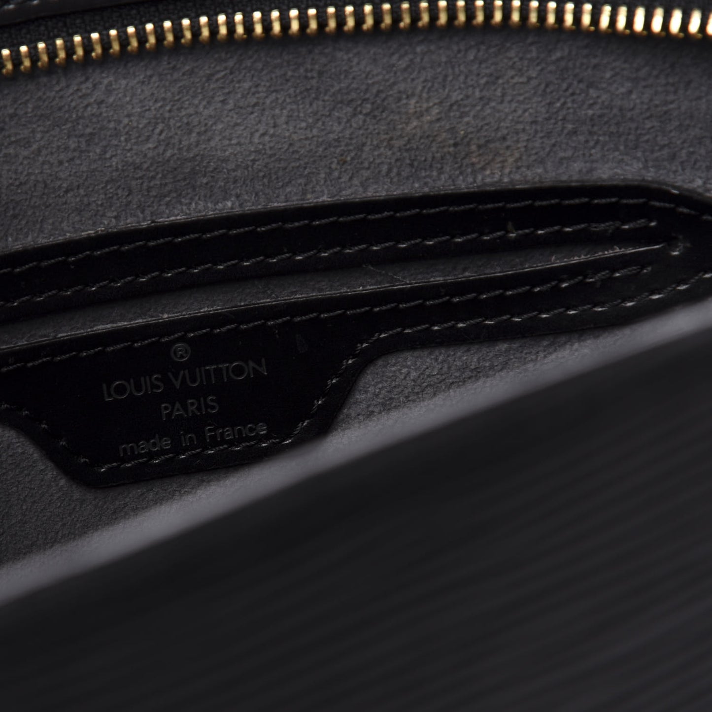 Epi Saint Jacques PM Long Straps Black