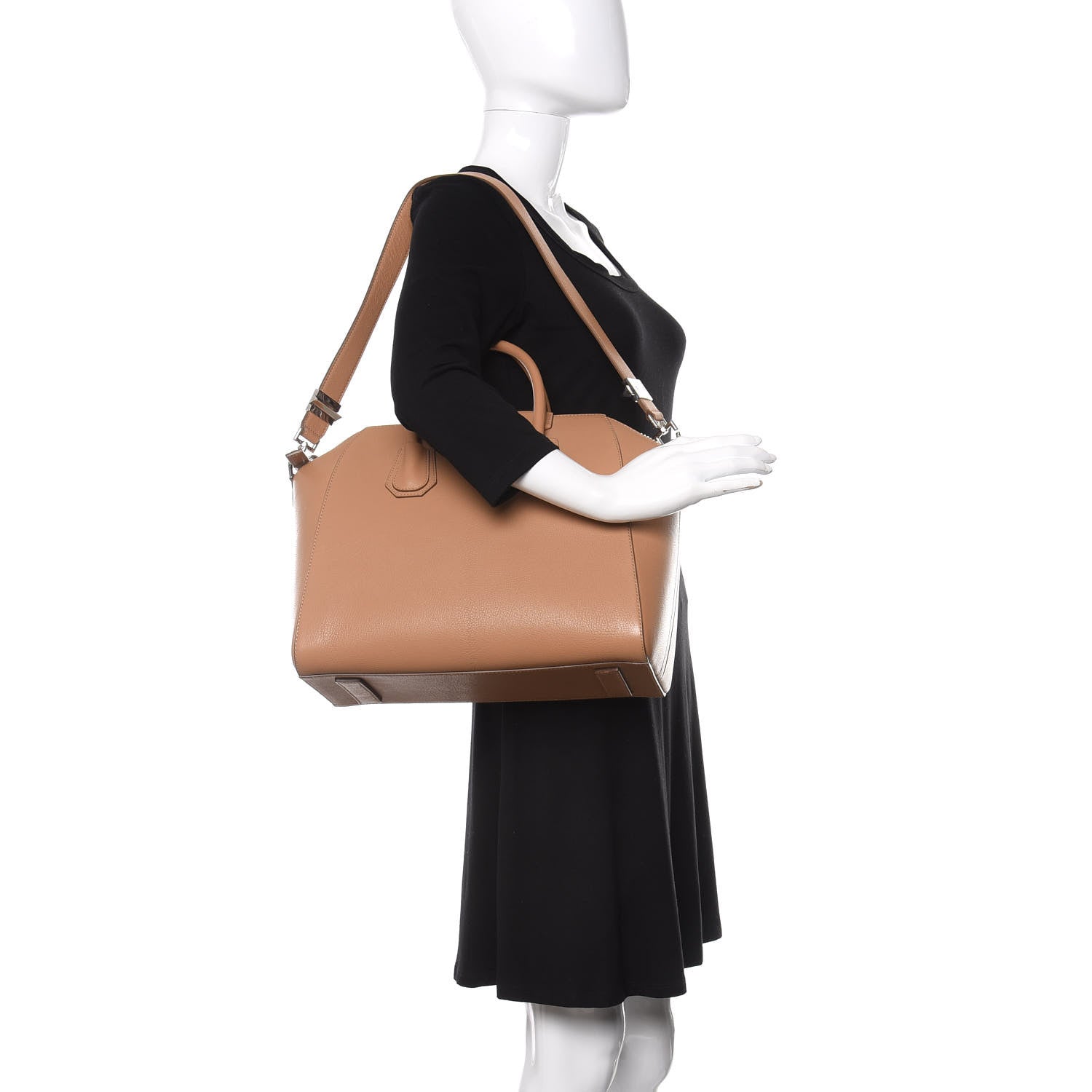Givenchy Sugar Goatskin Medium Antigona Medium Beige 2 of 11