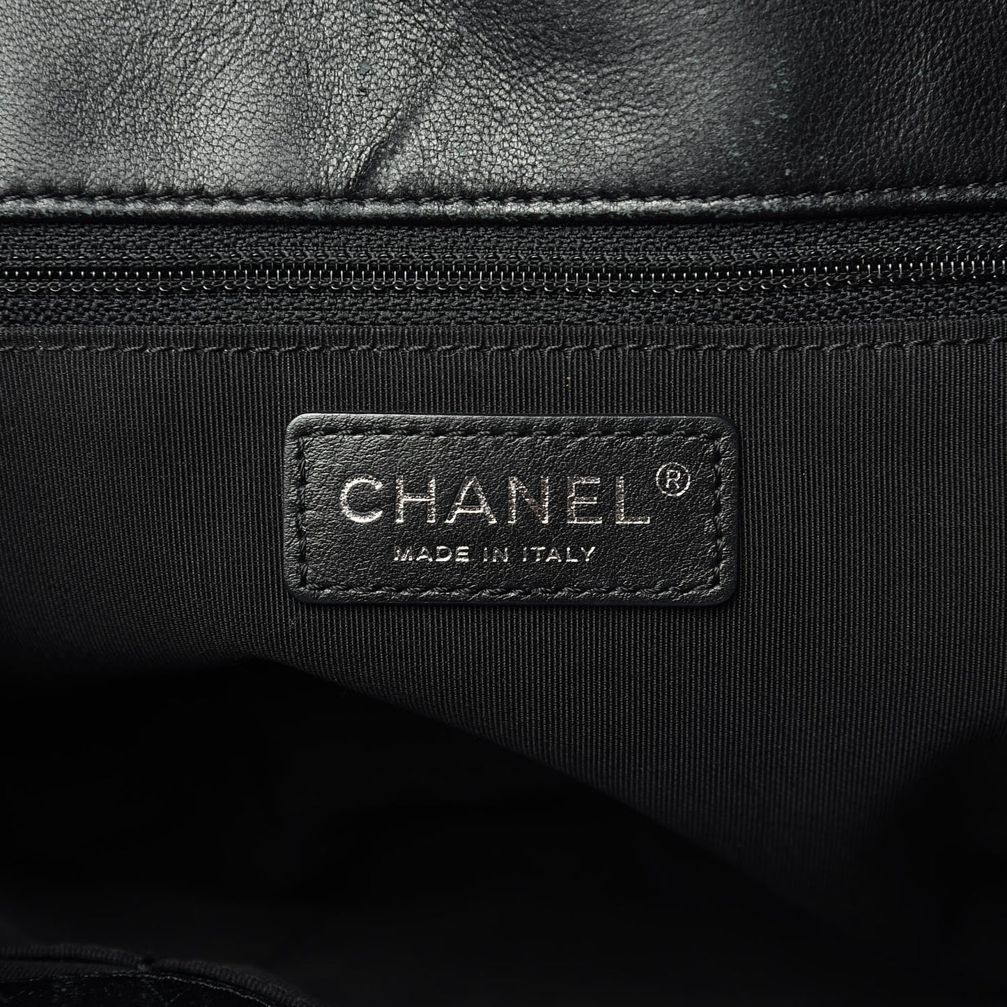 Lambskin Quilted Medium Urban Delight Tote Black