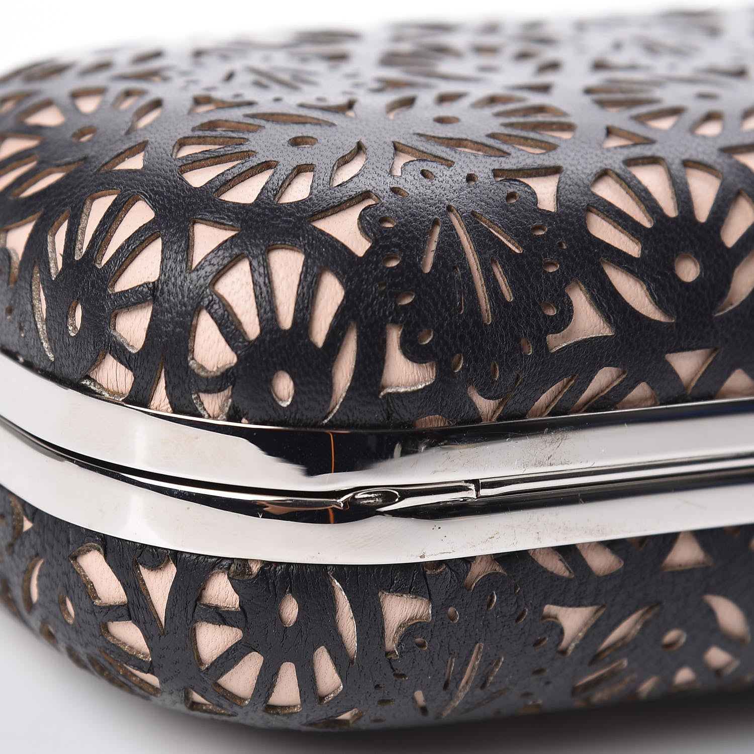 Alexander McQueen Calfskin Classic Bistrot Skull Knuckle Box Clutch Black Beige 9 of 11