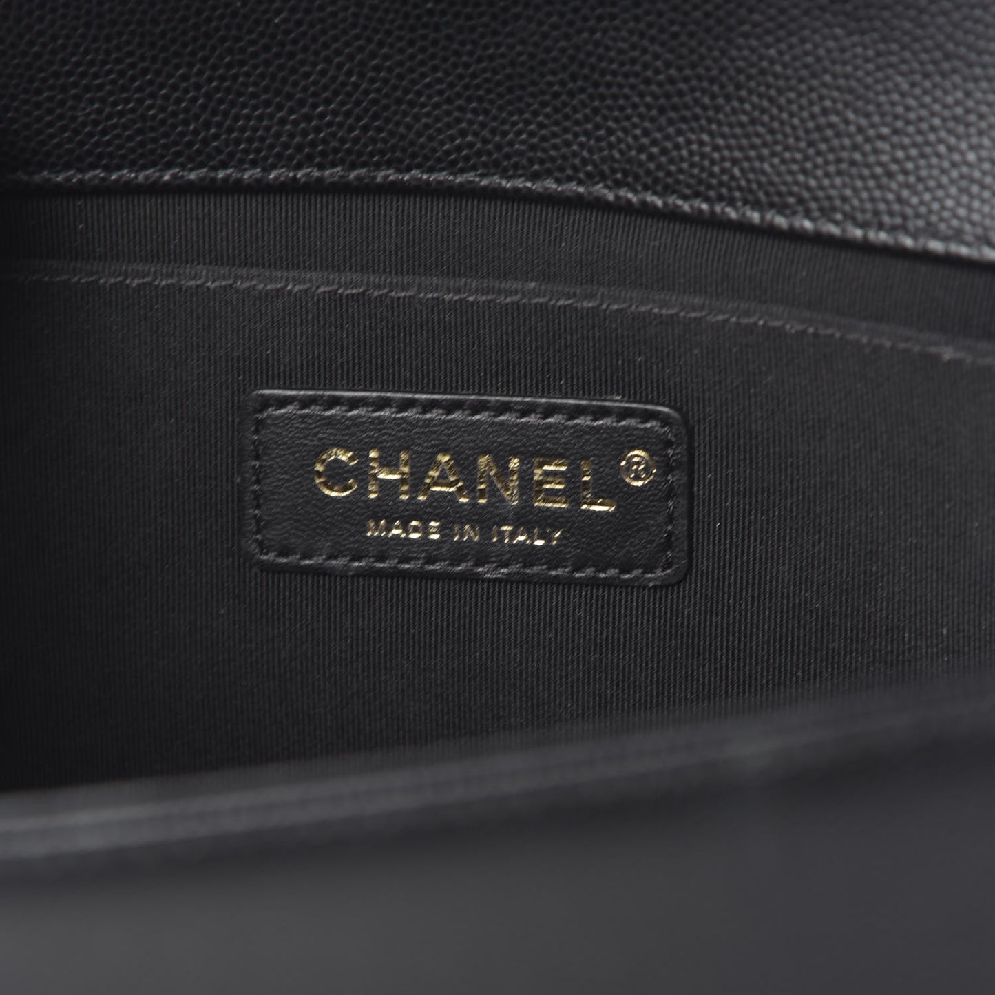 Caviar Quilted Medium Boy Flap Black