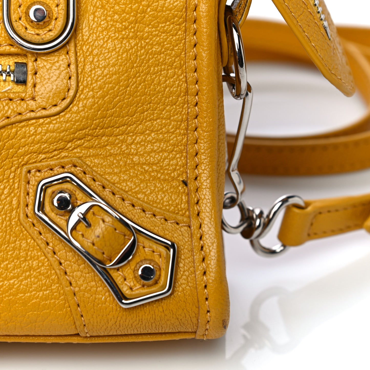 Chevre Silver Metallic Edge Hardware Nano City Jaune Epi