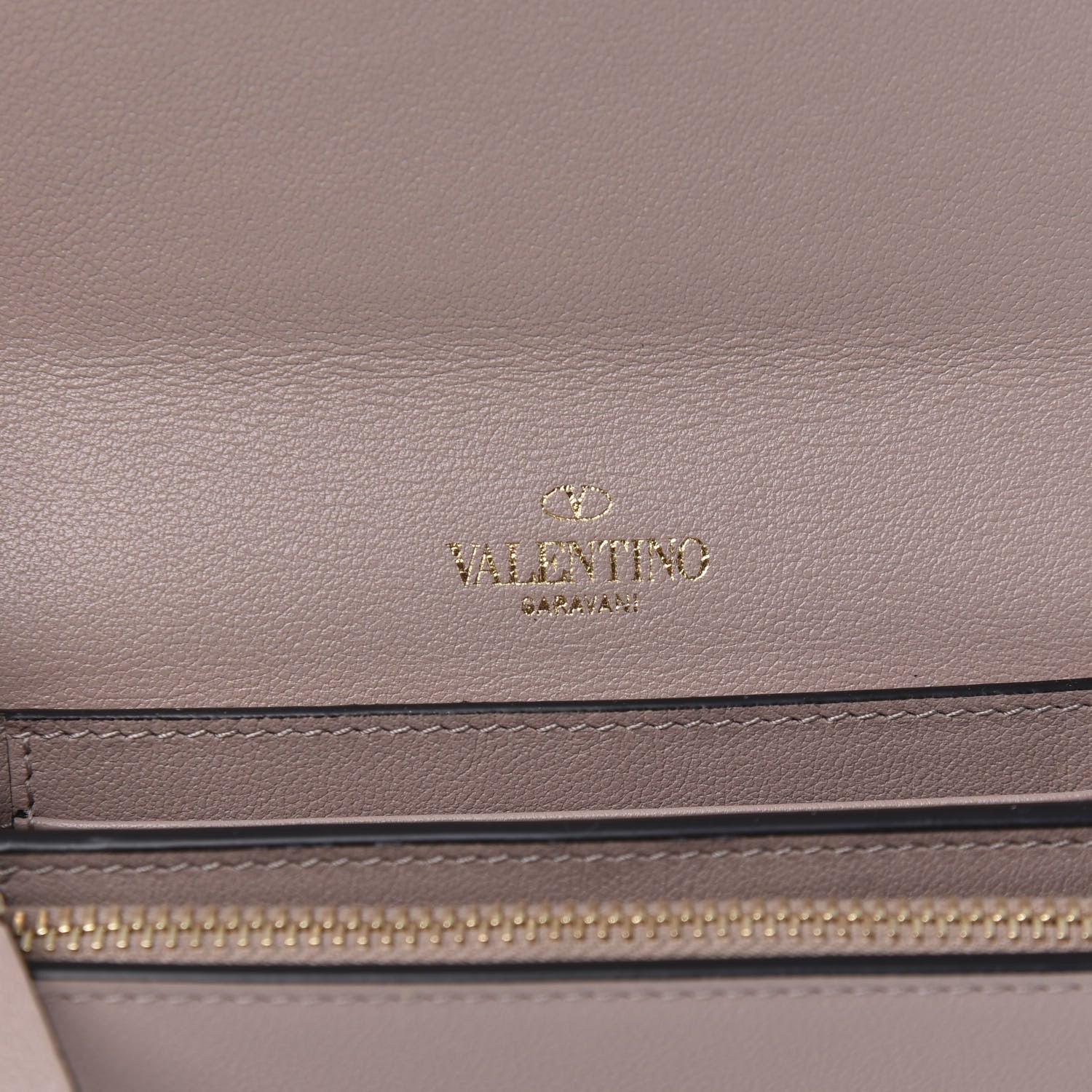 Valentino Garavani Vitello Rockstud Medium Wallet Poudre 6 of 7