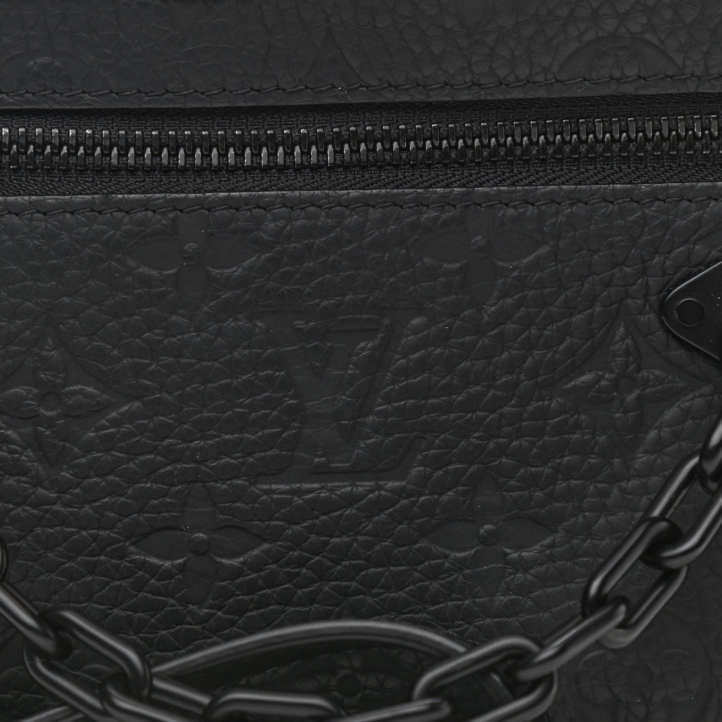 Taurillon Monogram Pochette Volga Black