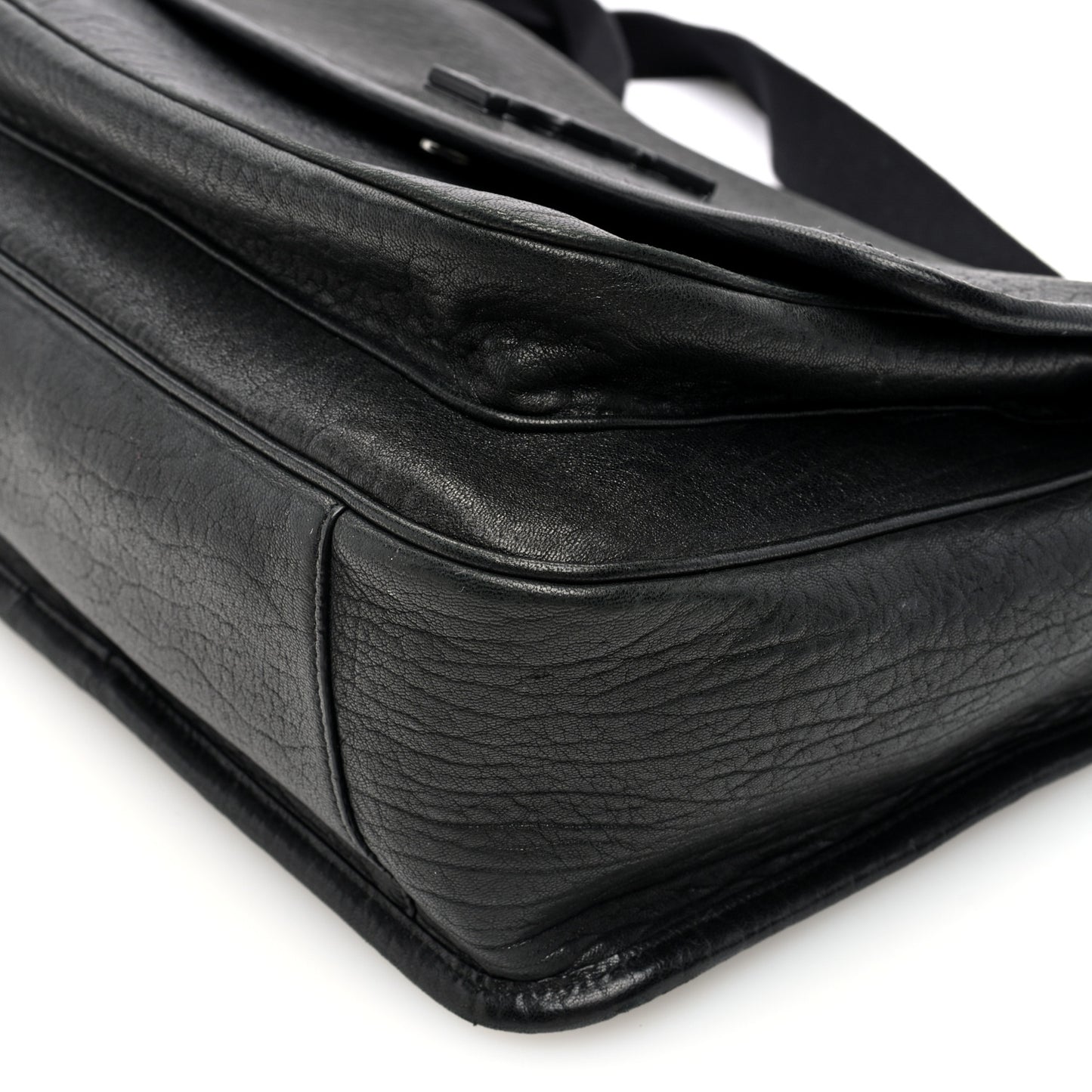 Grained Calfskin Niki Messenger Black