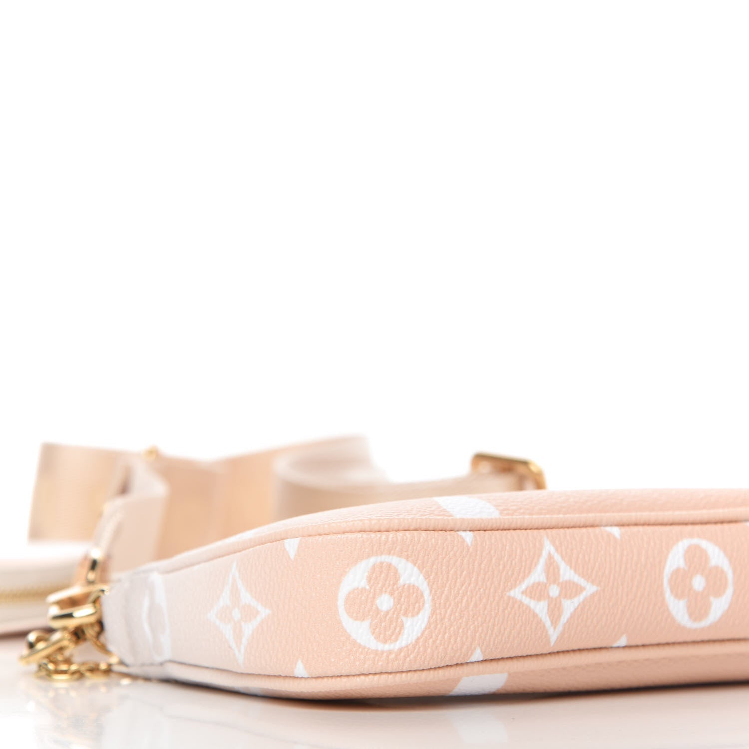 Louis Vuitton Monogram Giant By The Pool Multi Pochette Accessories Brume 6 of 10