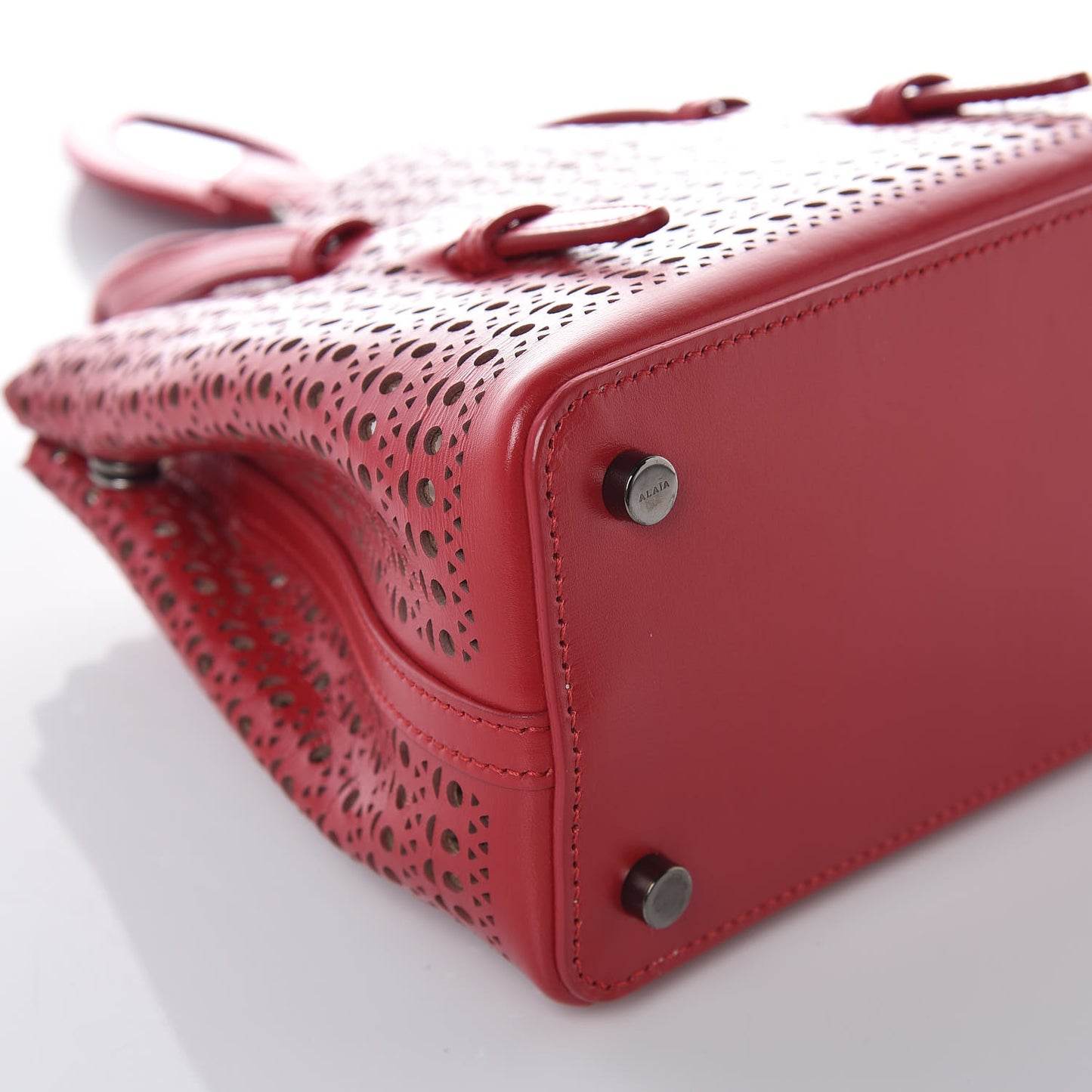 Lux Calfskin Vienne Mina 25 Bag Lacquer Red