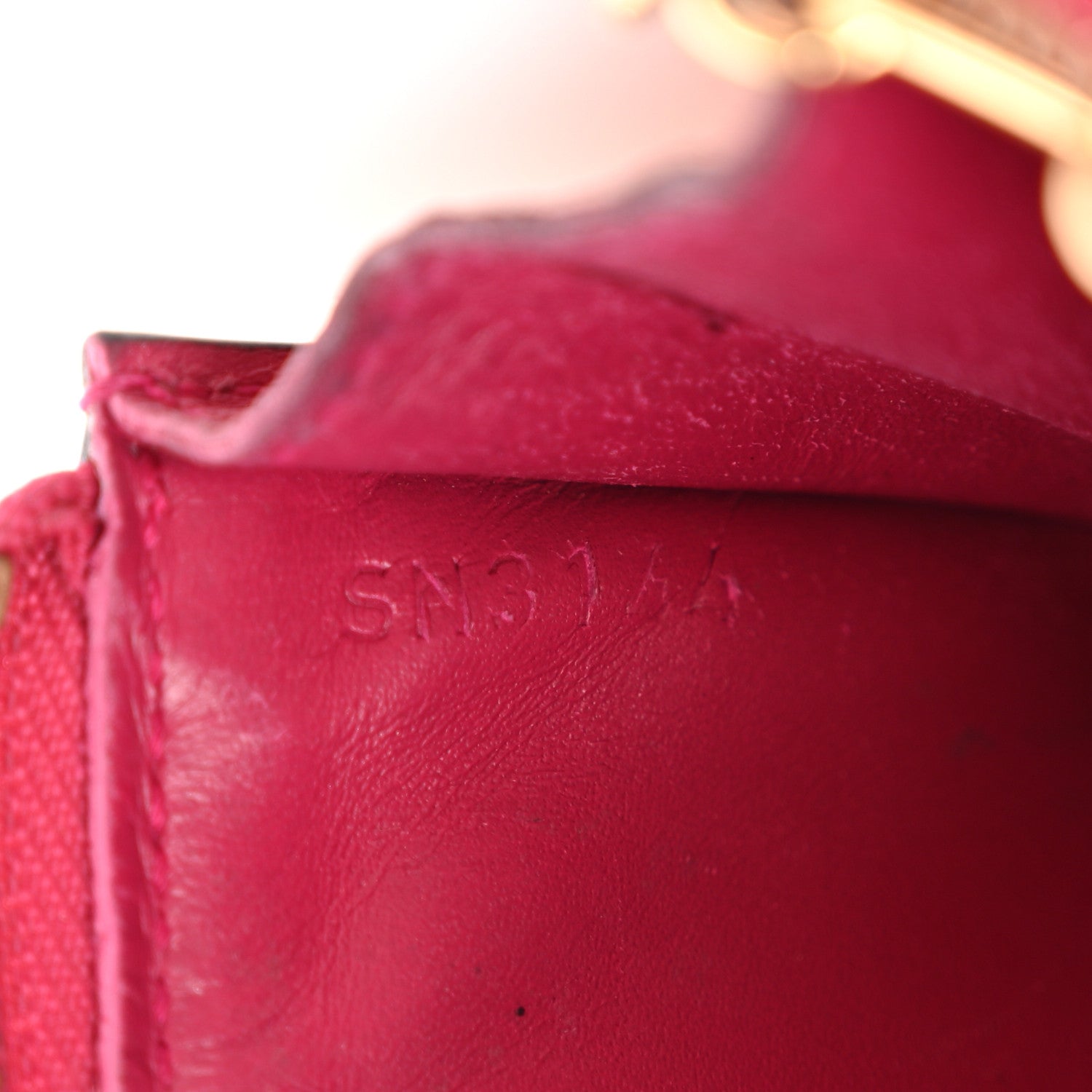 Louis Vuitton Vernis Key Pouch Rose Indien 7 of 12