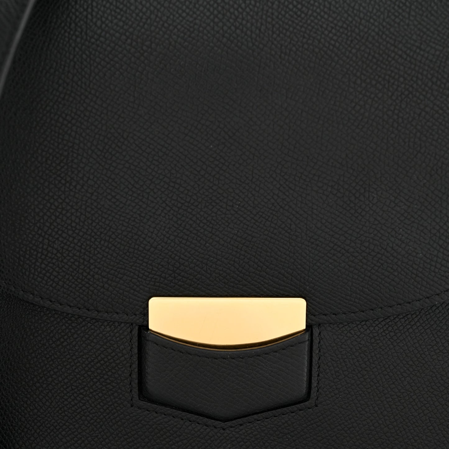Grained Calfskin Medium Trotteur Black
