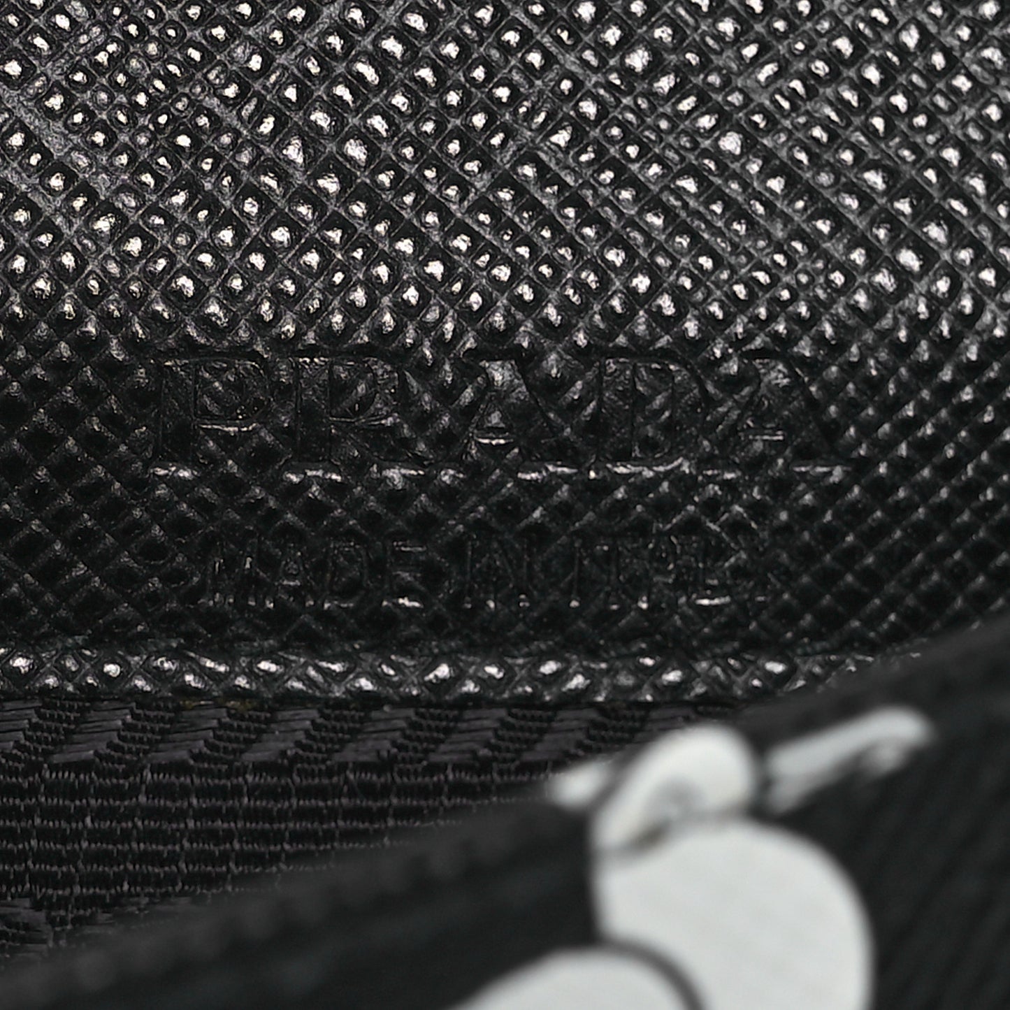 Saffiano Seagull Smartphone Case Black