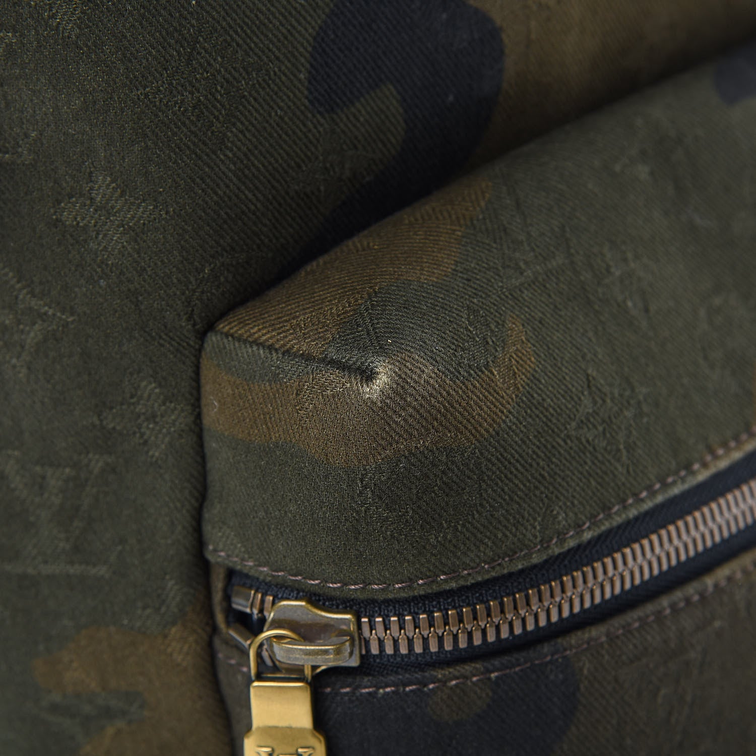 Louis Vuitton X SUPREME Canvas Camouflage Apollo Backpack 14 of 14