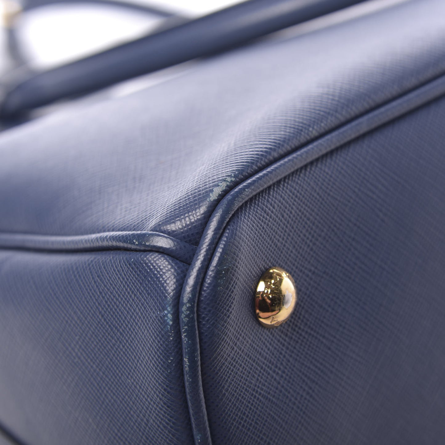 Saffiano Lux Medium Tote Bluette