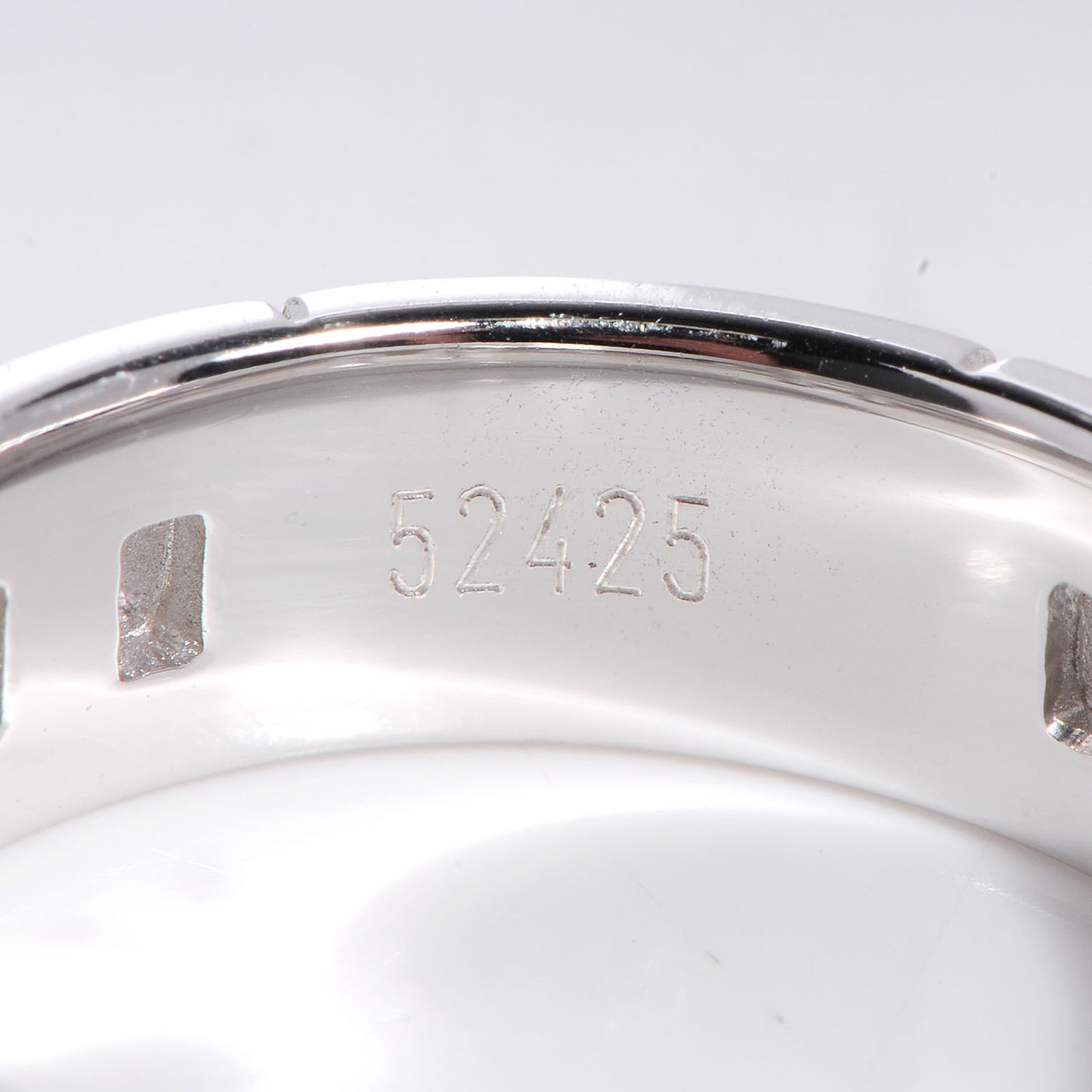 18K White Gold Hercules H Ring 51 5.5
