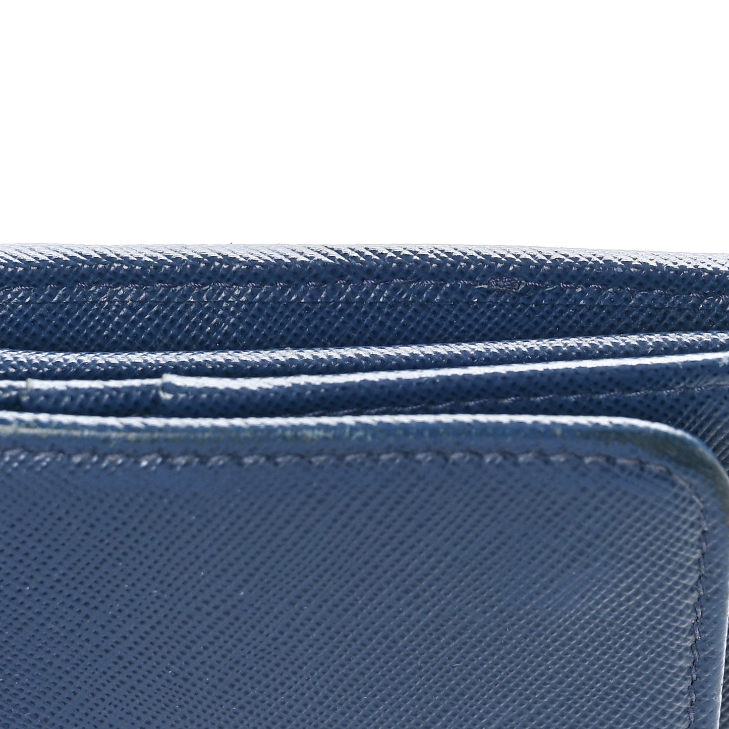 Saffiano Metal Oro Chain Wallet Bleutte