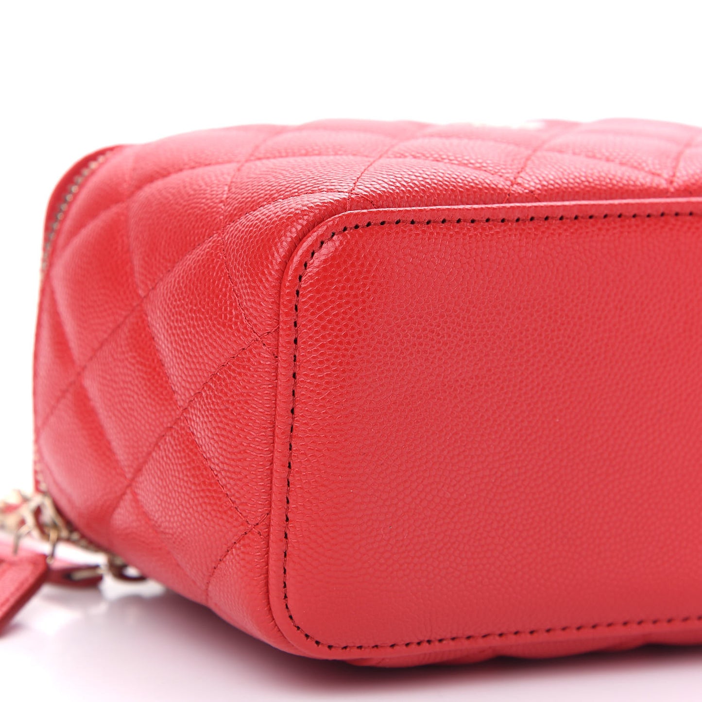 Caviar Quilted Small Vanity Case With Chain Red