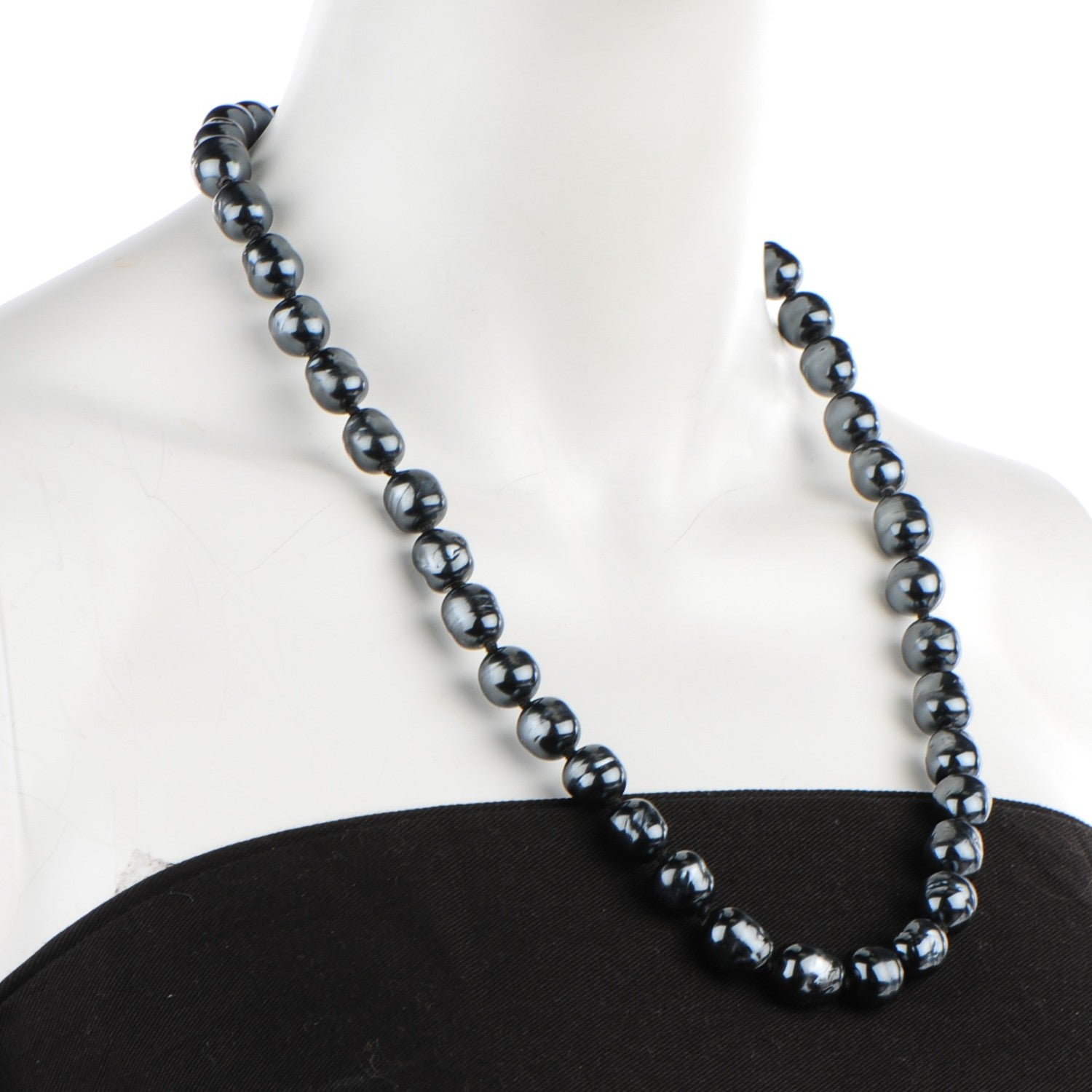 Chanel Baroque Pearl Necklace Grey 2 of 5