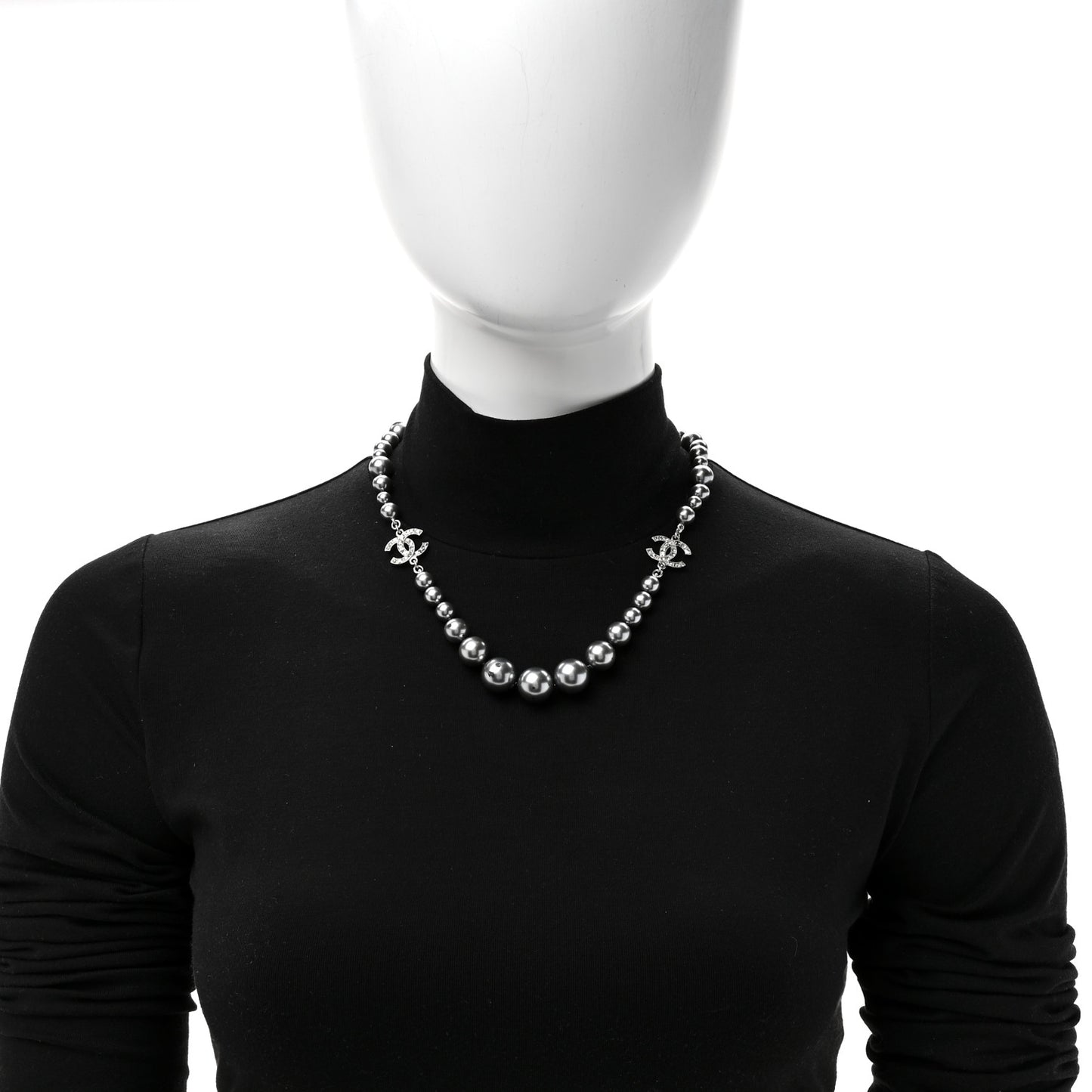 Crystal Baguette Graduated Pearl CC Short Necklace Silver Grey