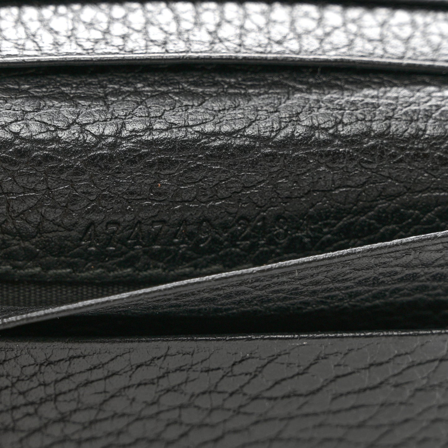 Pebbled Calfskin GG Marmont Card Case Black