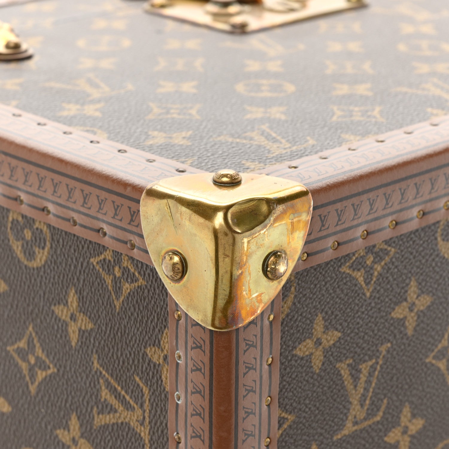 Louis Vuitton Monogram Boite Pharmacie Toiletry Case 21 of 32