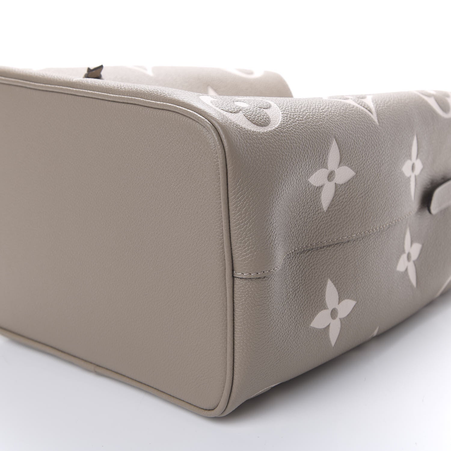 Louis Vuitton Empreinte Monogram Giant Neonoe MM Tourterelle Creme 8 of 9