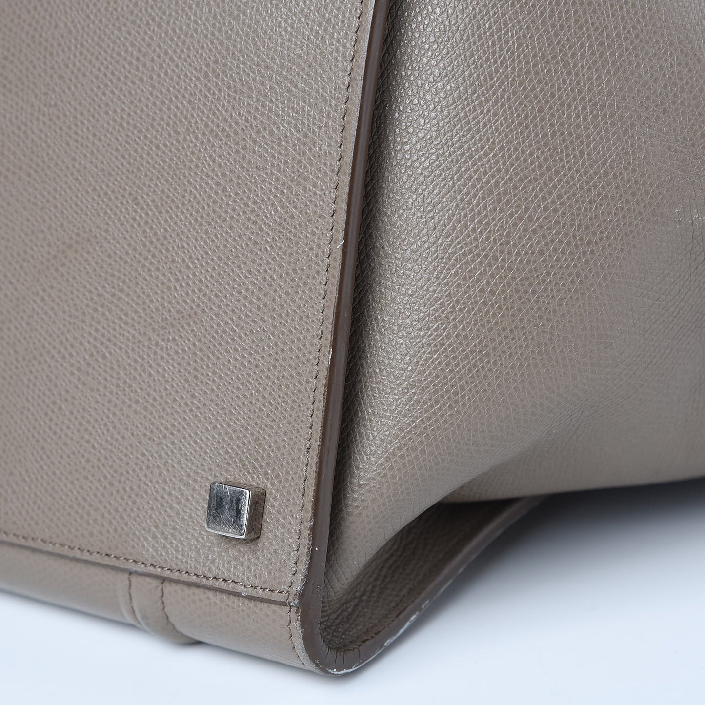 Grained Calfskin Medium Phantom Luggage Taupe