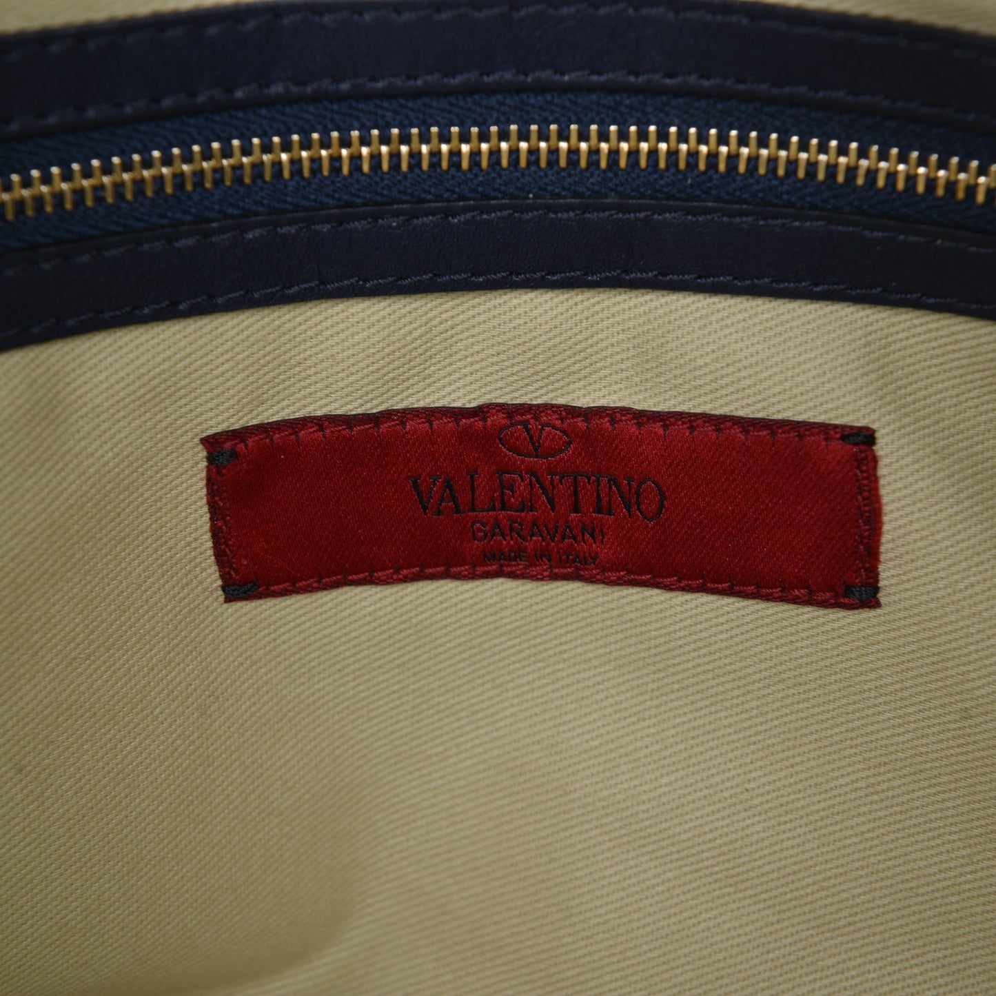 Calfskin Large Rockstud Zip Wristlet Pouch Marine