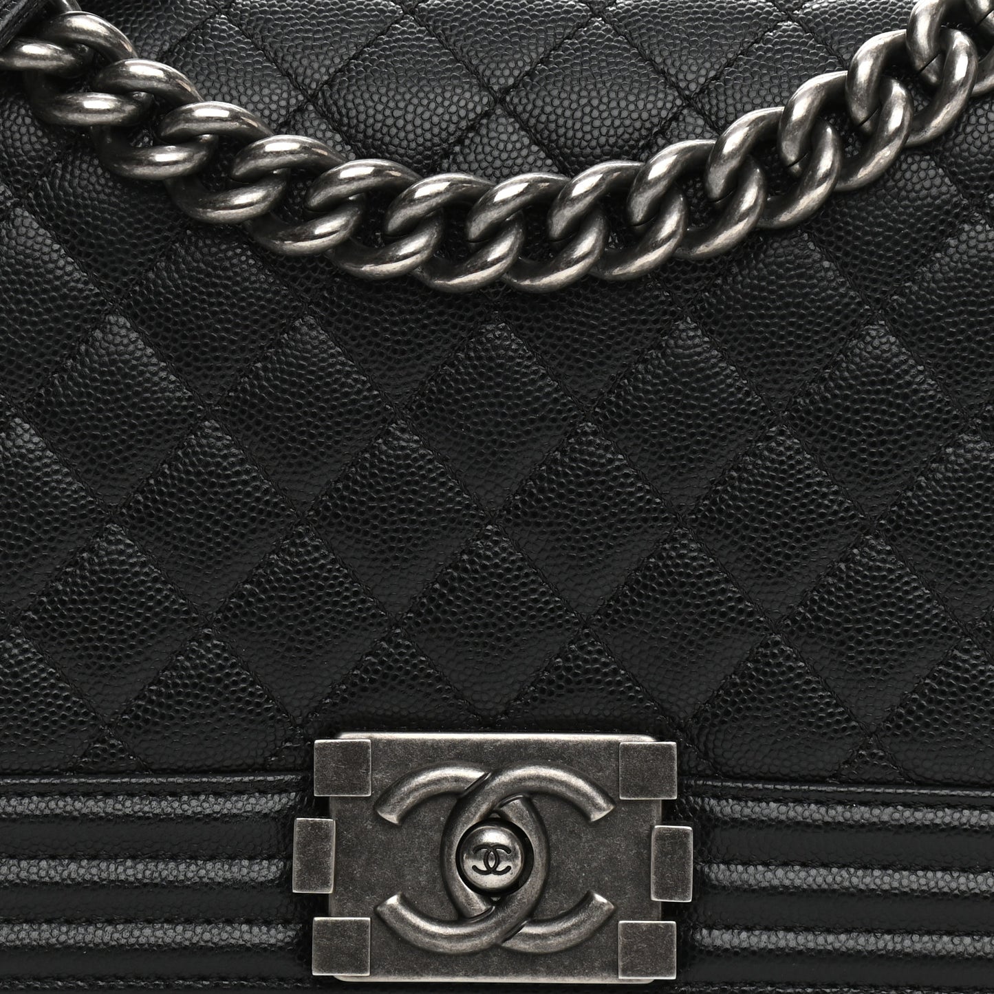Caviar Quilted Medium Boy Flap Black