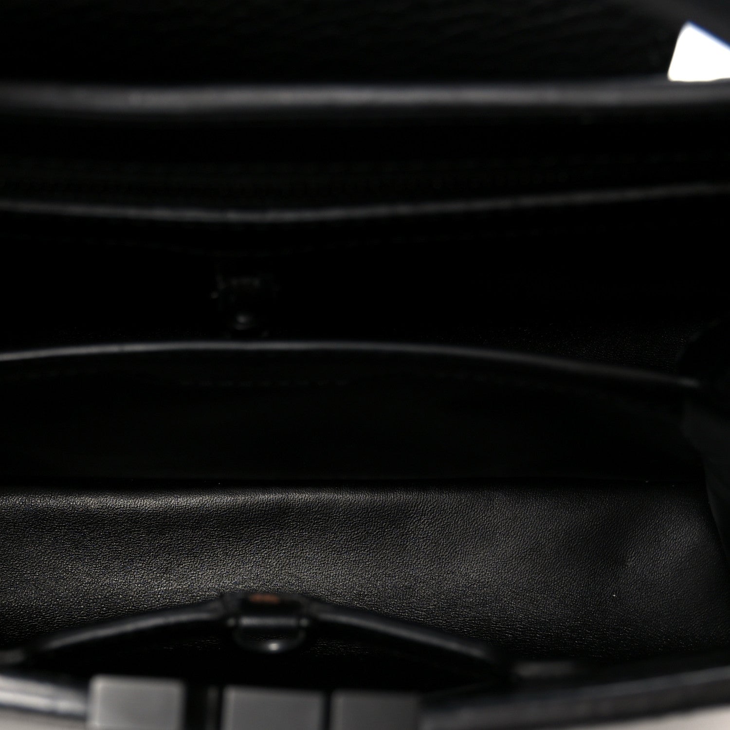 Louis Vuitton Taurillon Capucines BB Matte Black 5 of 9