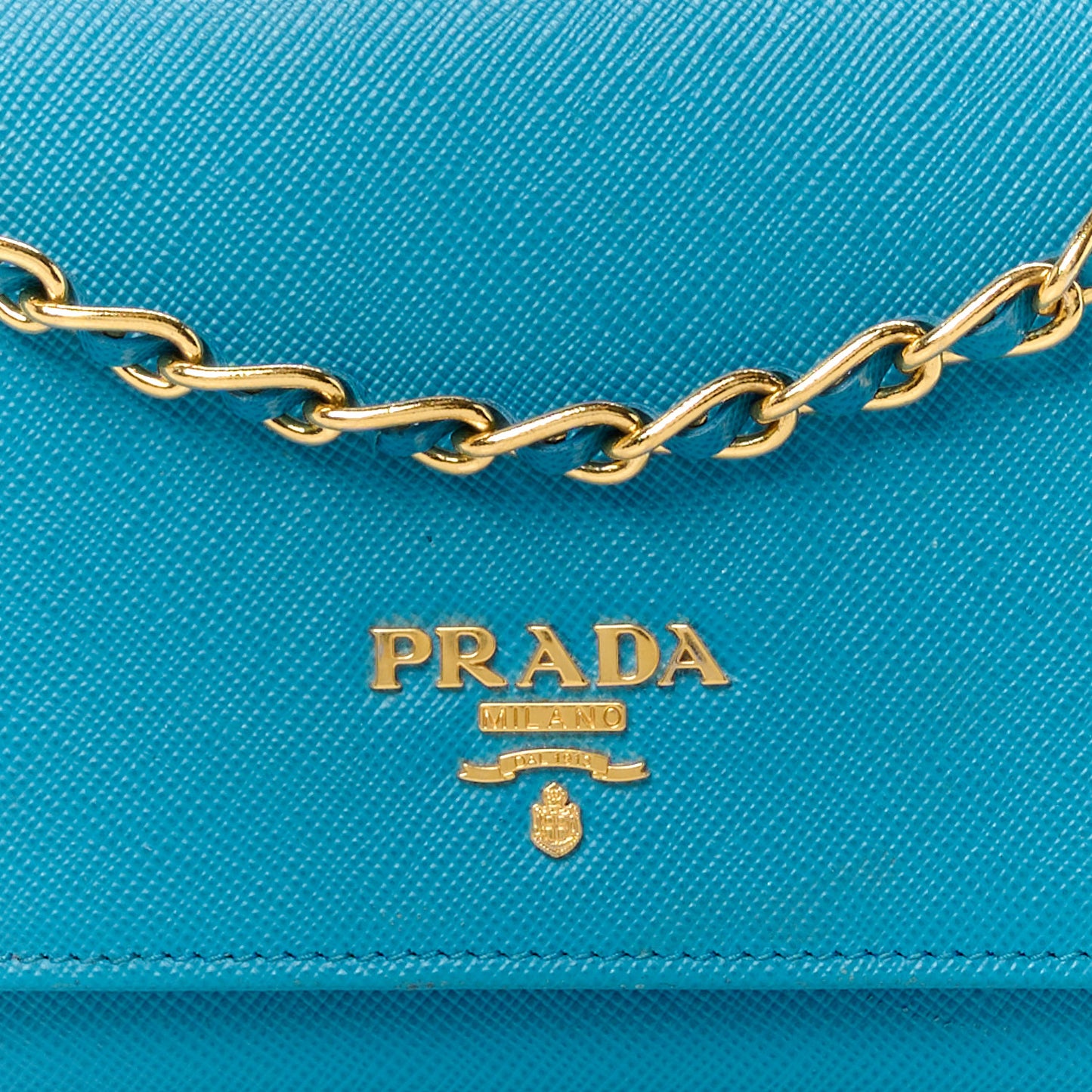 Saffiano Metal Oro Chain Wallet Celeste