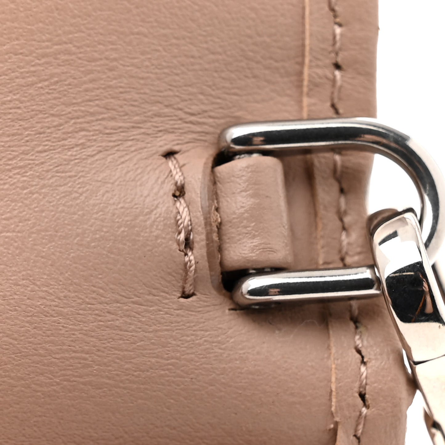 Soft Calfskin Impunture Diagramme Chain Wallet Cipria