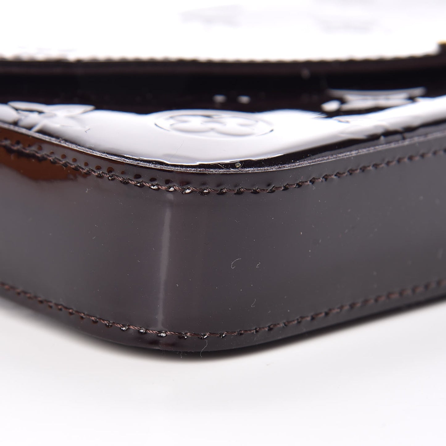 Vernis Pochette Felicie Chain Wallet Amarante