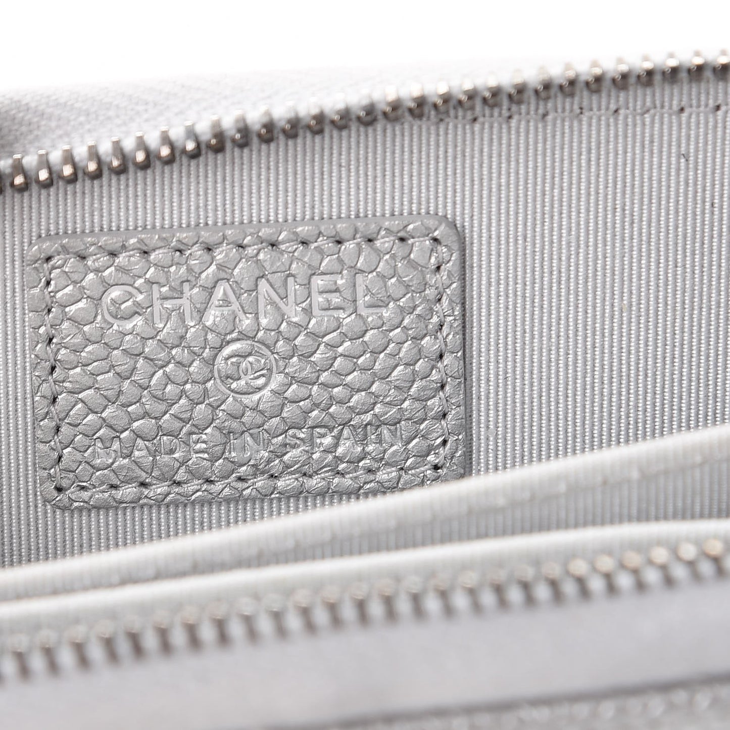 Metallic Caviar Quilted Zip Coin Purse Silver