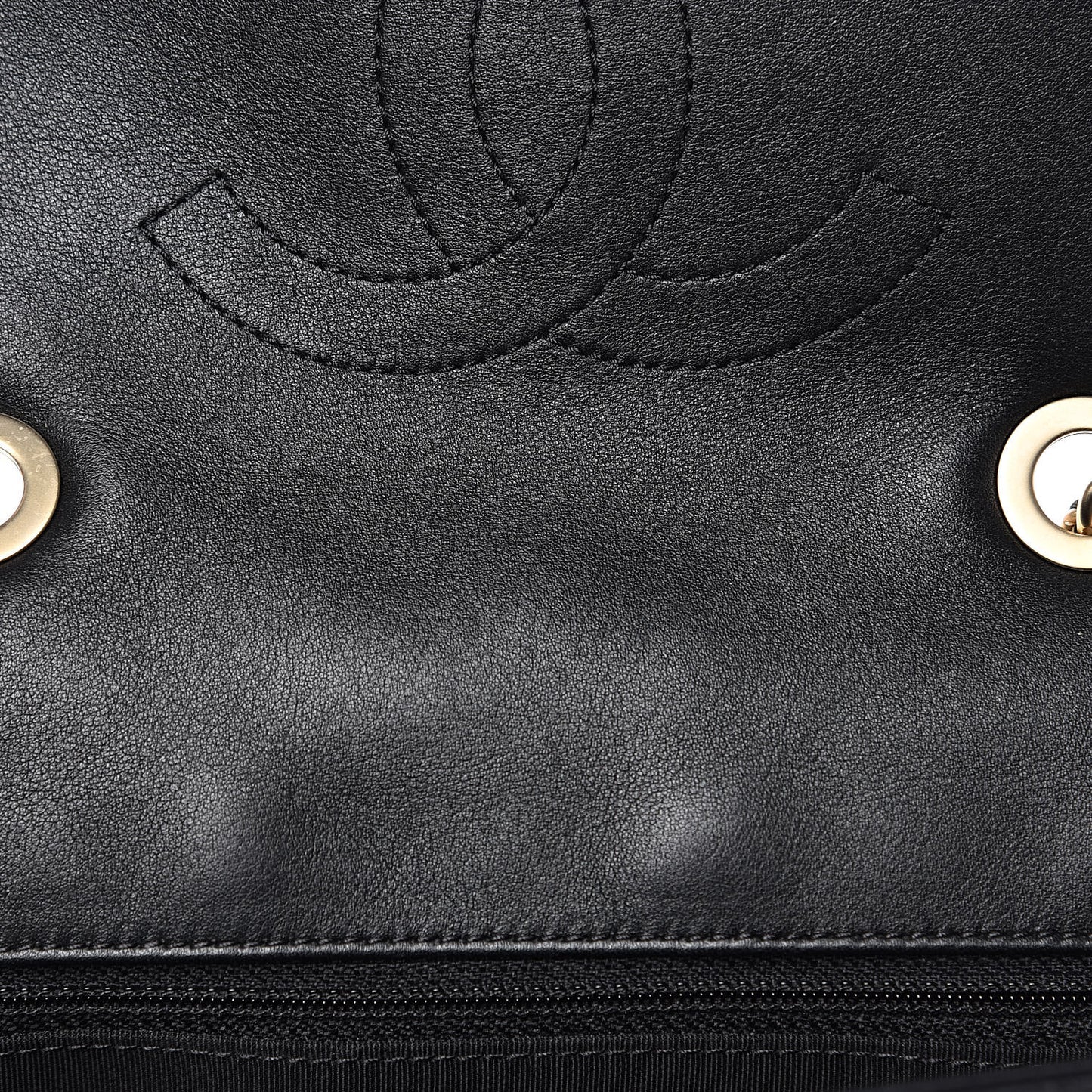 Lambskin Quilted Graphic Medium Flap White Black