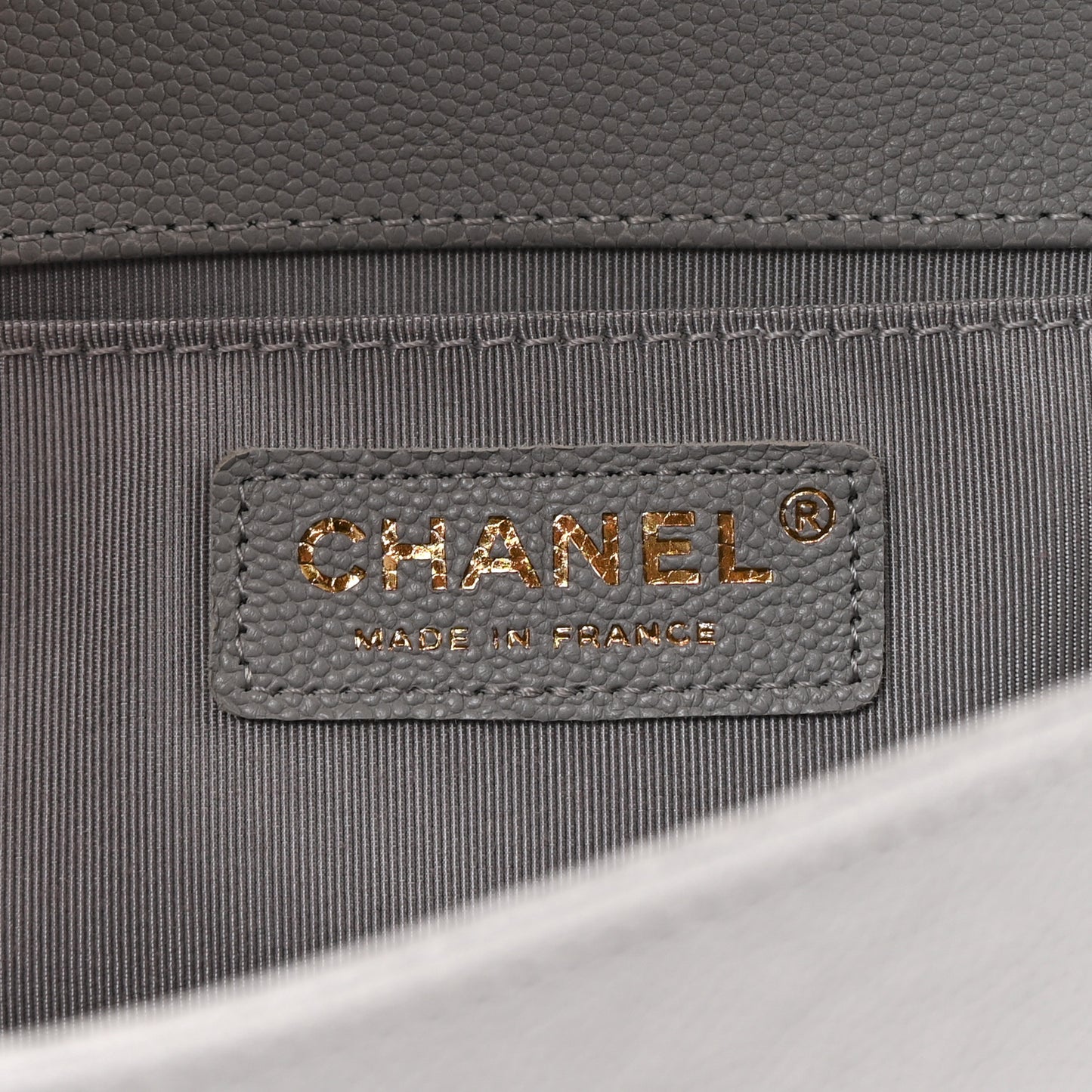 Caviar Quilted Medium Boy Flap Light Grey