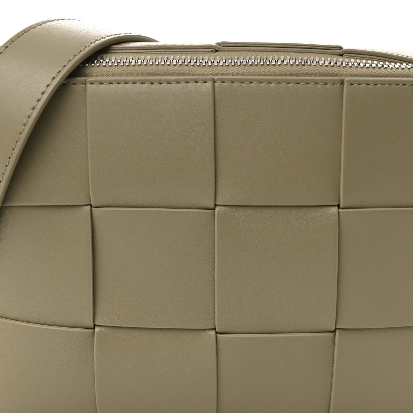 Lambskin Maxi Intrecciato Cassette Camera Bag Travertine