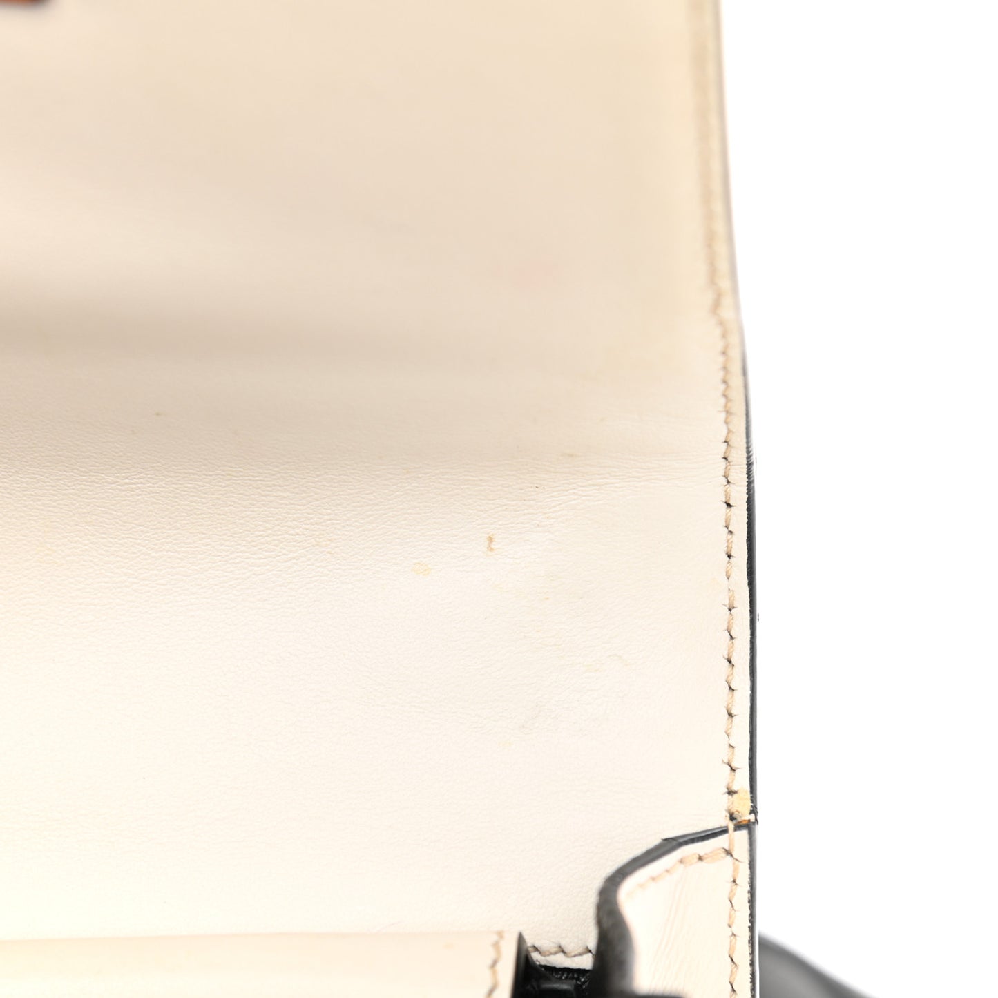City Calf Saffiano Cahier Bag Talco Black