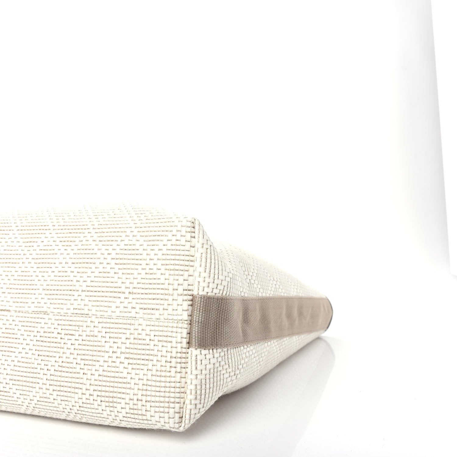 Gucci Woven Raffia Diamante Tote White 9 of 10
