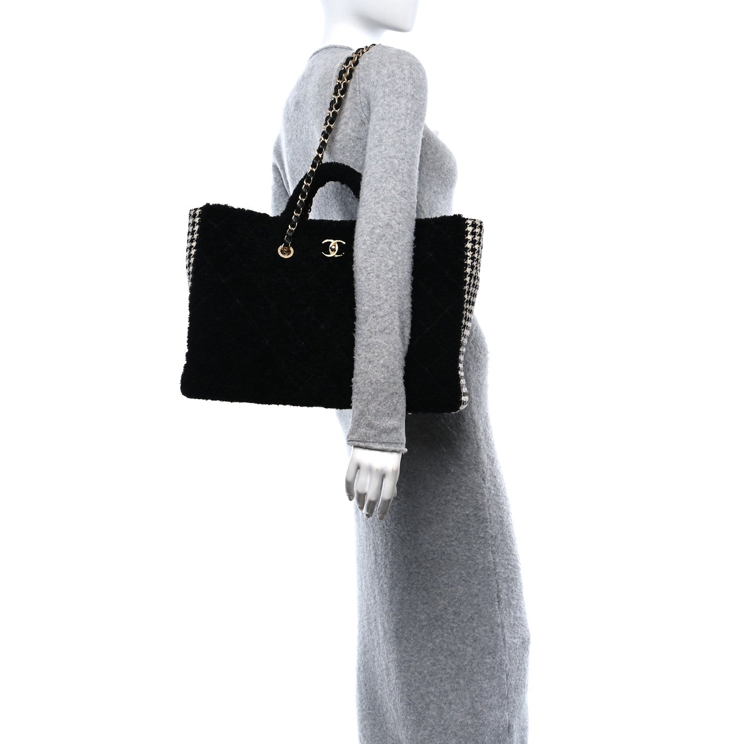 Chanel Shearling Tweed Shopper Tote Black 1636388 – FASHIONPHILE