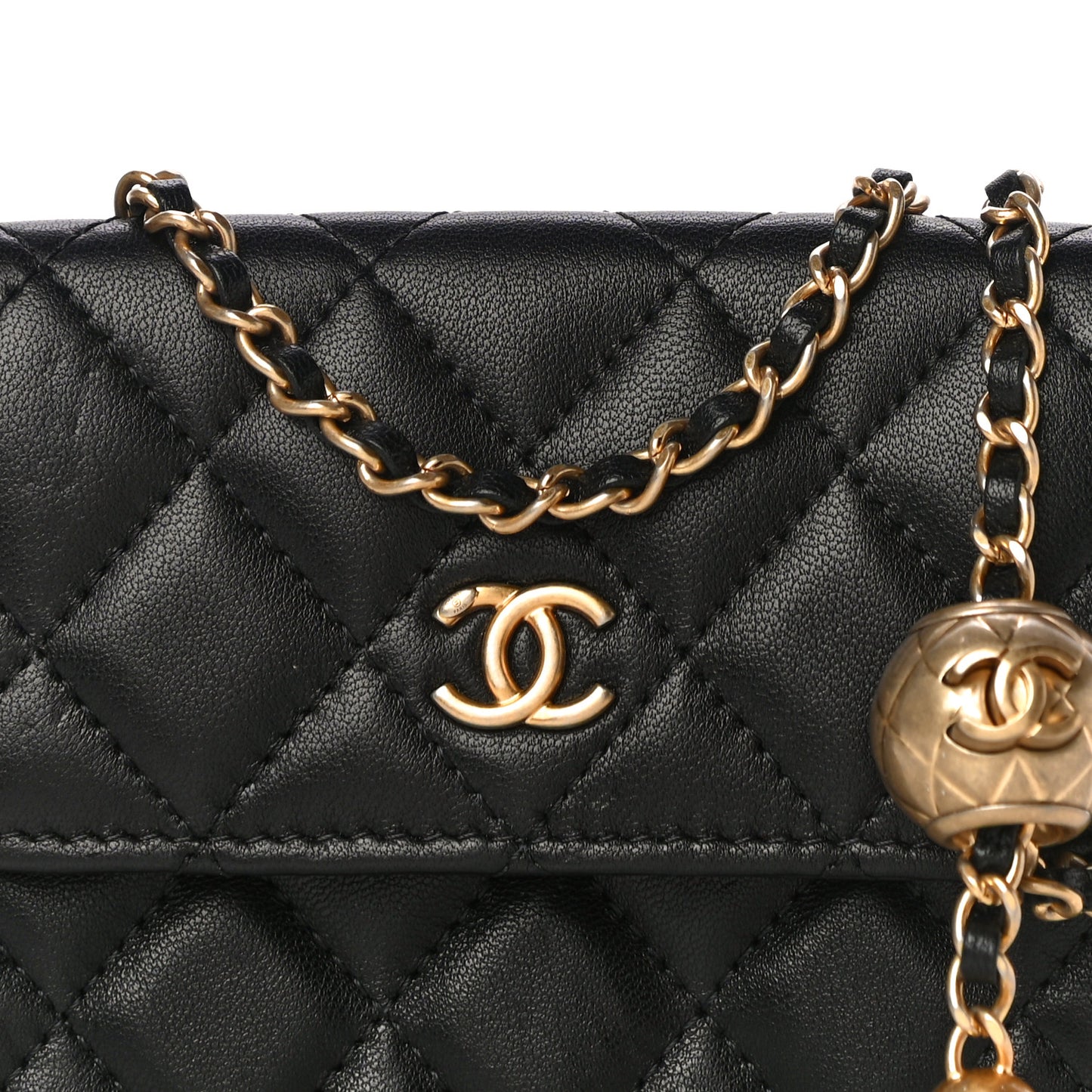 Lambskin Quilted Pearl Crush Clutch With Chain Black