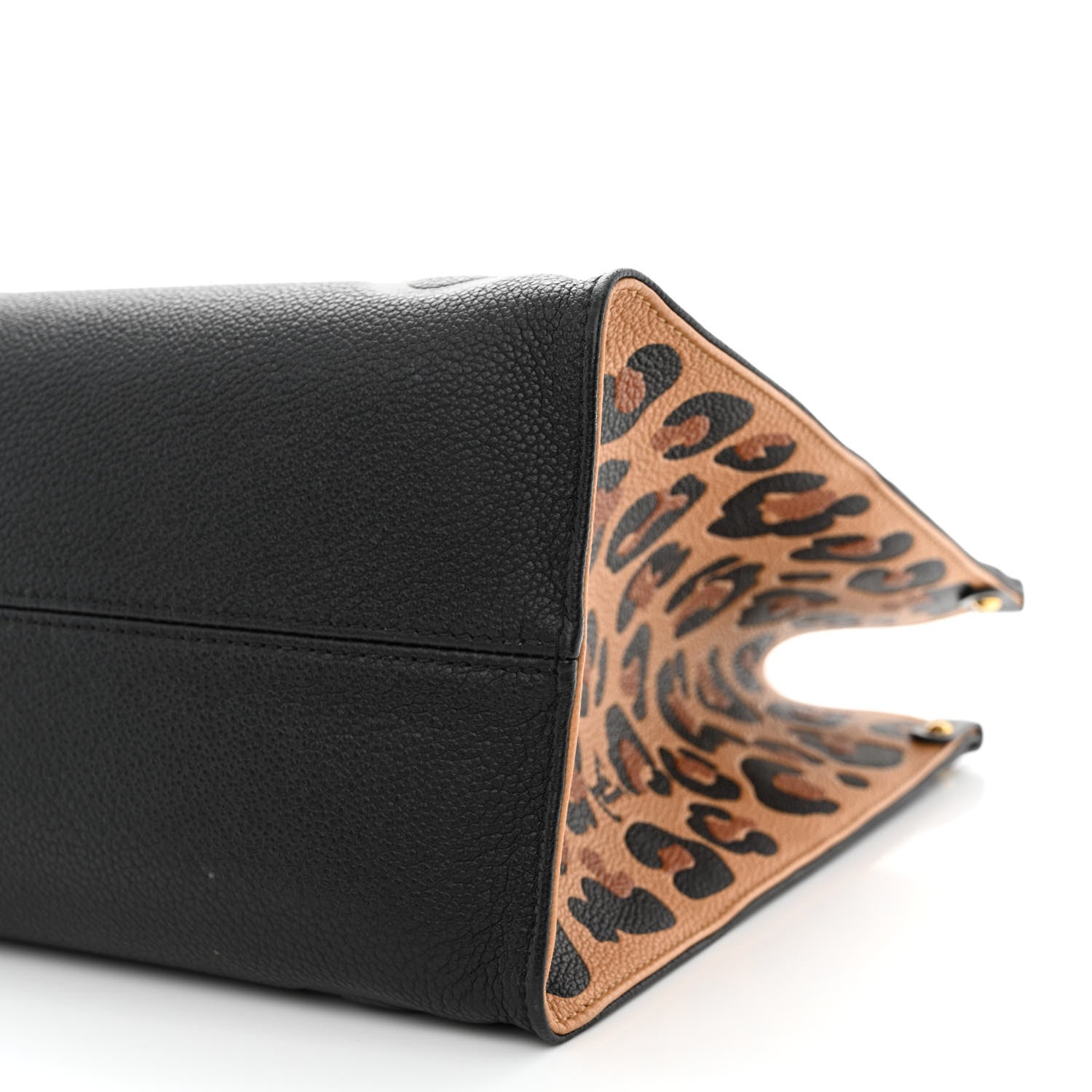 Louis Vuitton Empreinte Monogram Giant Wild At Heart Onthego MM Black 9 of 10