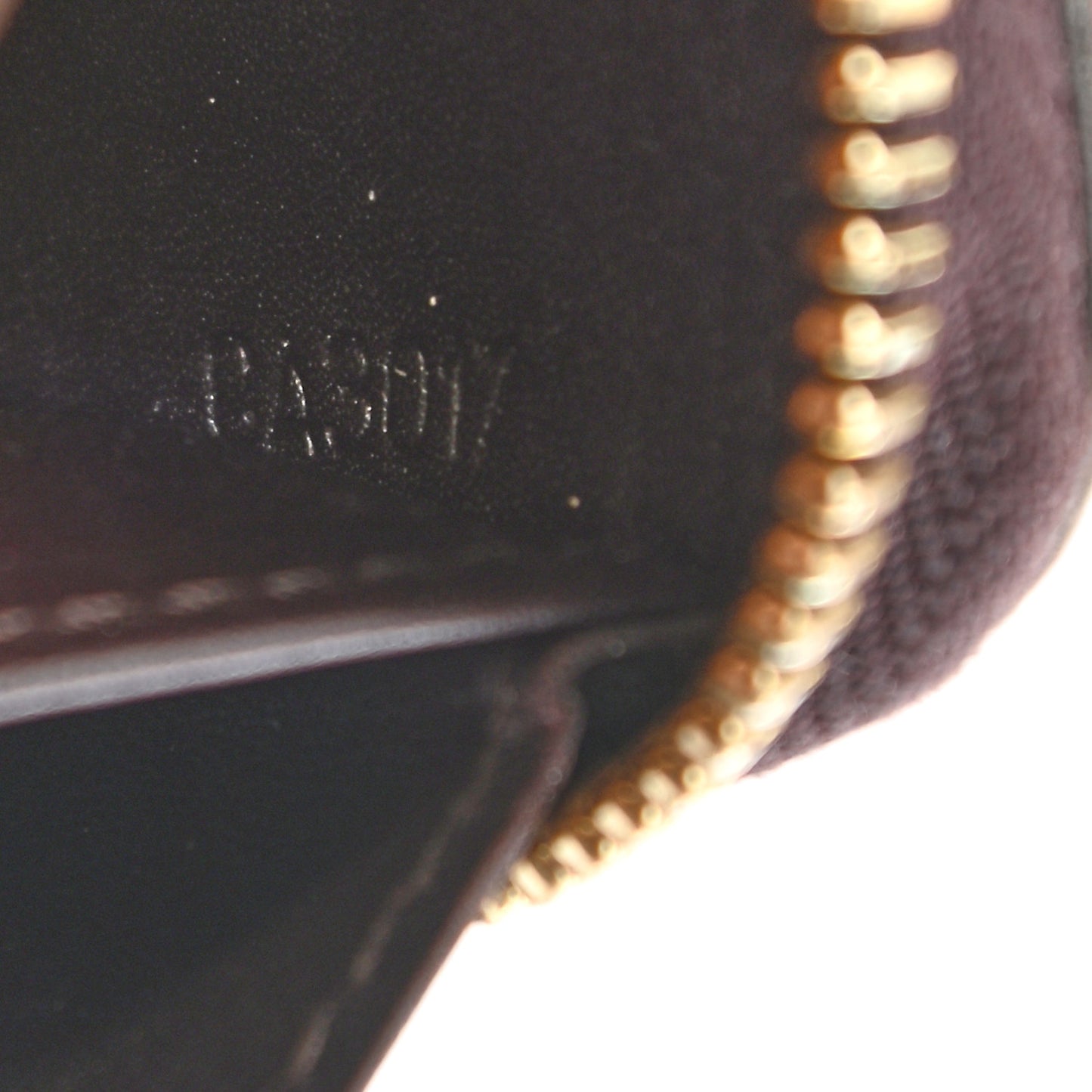 Vernis Zippy Wallet Amarante