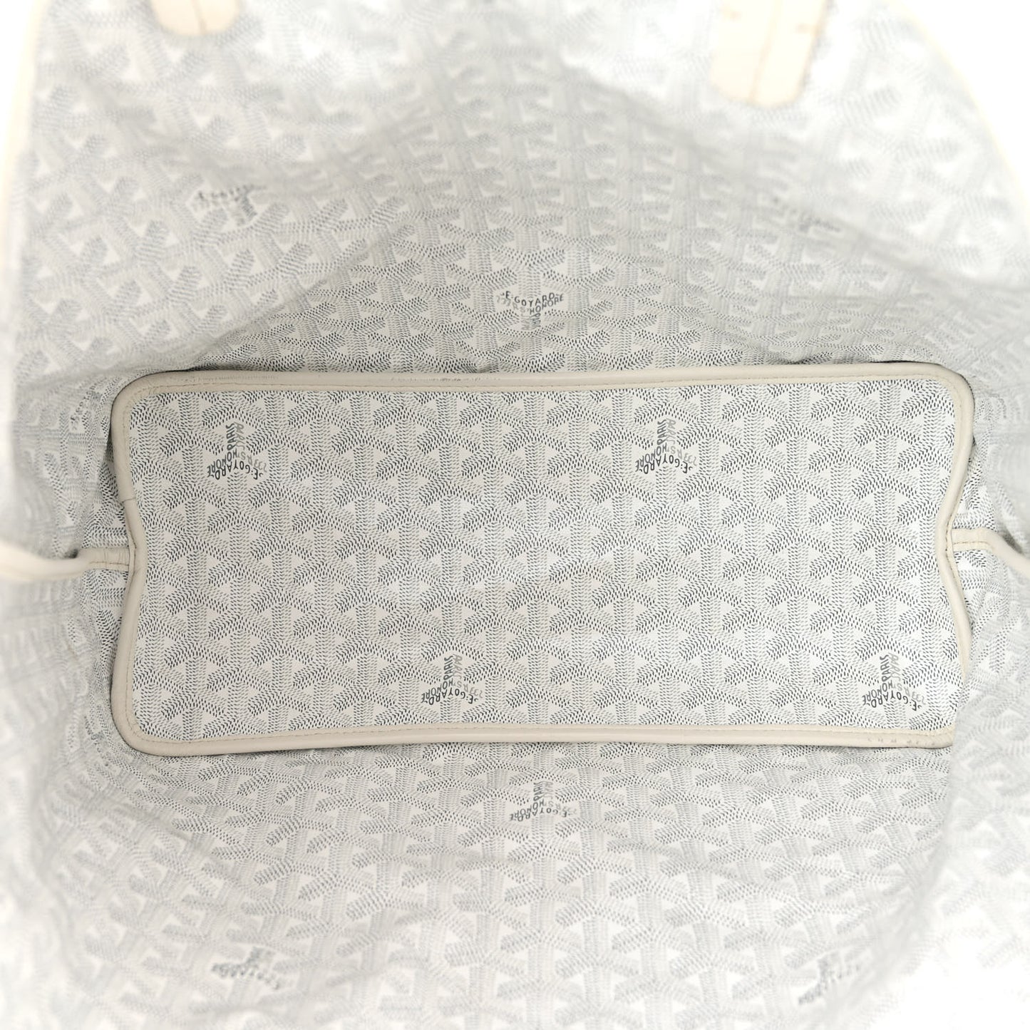 Goyardine Reversible Anjou PM White