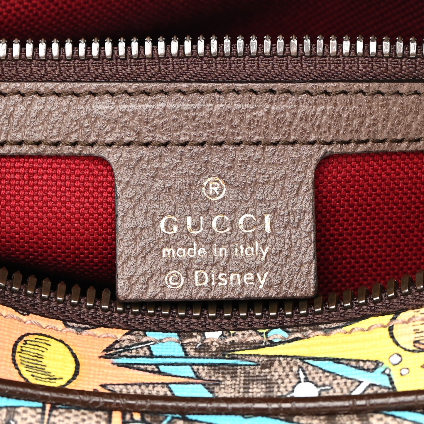 X DISNEY GG Supreme Monogram Donald Duck Small Interlocking G Belt Bag 90 36 Beige Multicolor New Acero