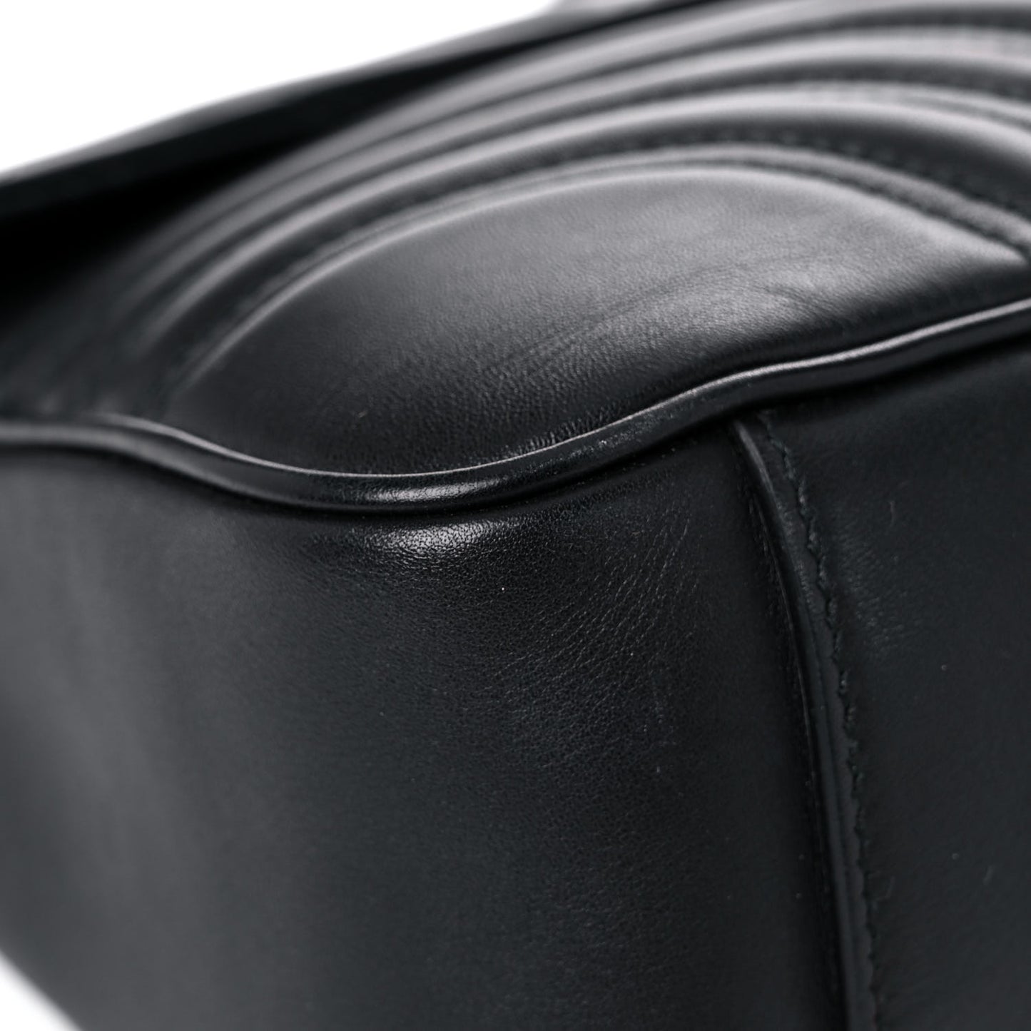 Calfskin Matelasse Medium GG Marmont Shoulder Bag Black