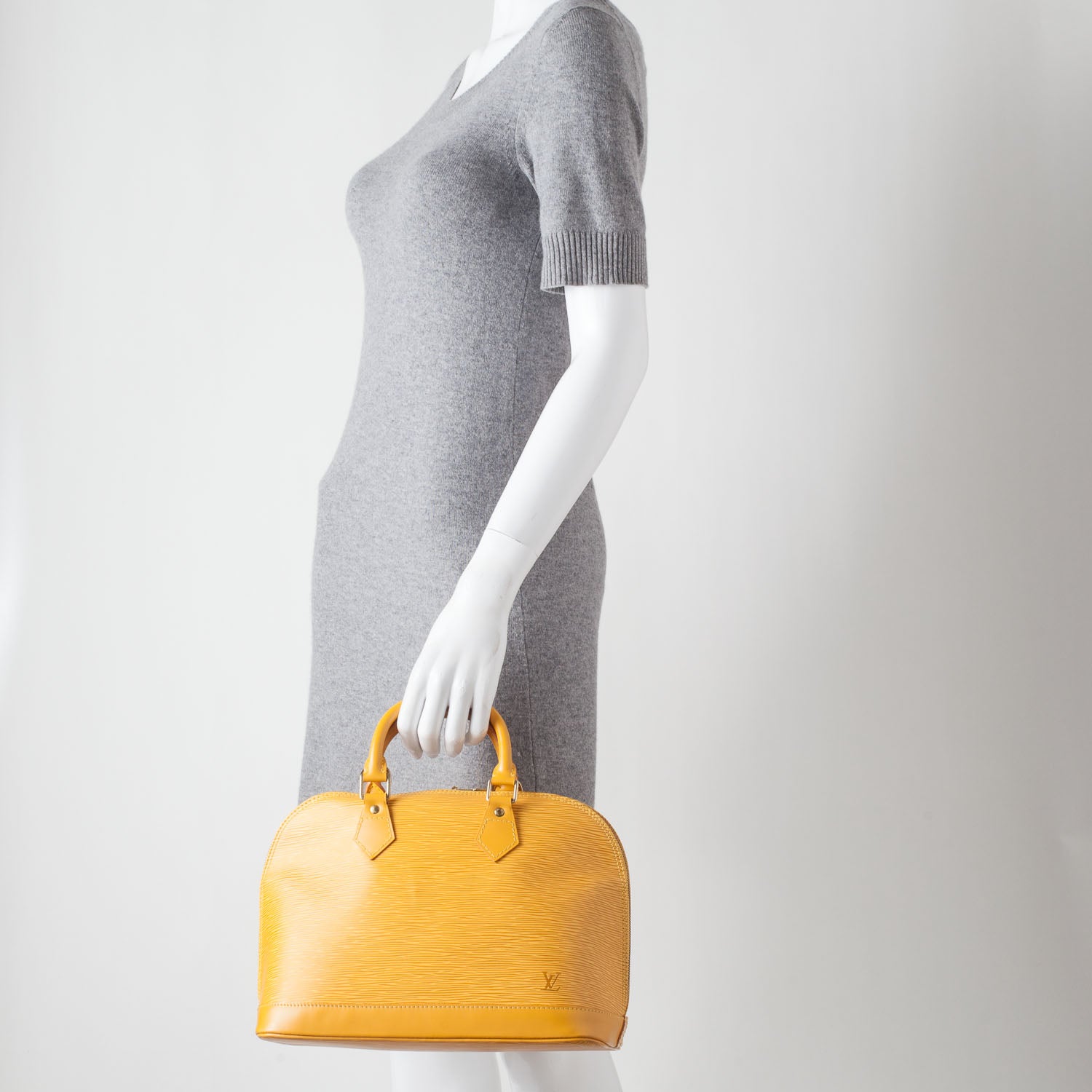 Louis Vuitton Epi Alma Tassil 2 of 10