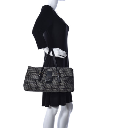 Fendi Zucchino Shoulder Bag Black 2 of 27